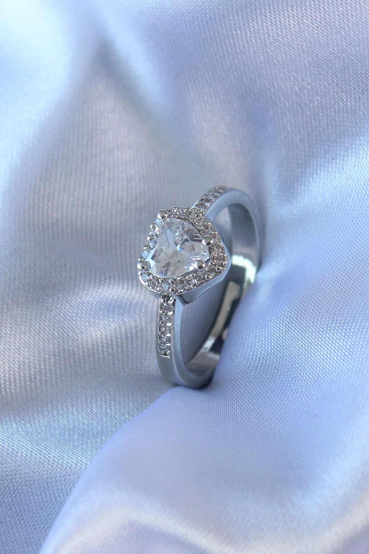 Gümüş Renk Kalp Zirkon Taşlı Charm Model Pirinç Kadın Yüzük-0