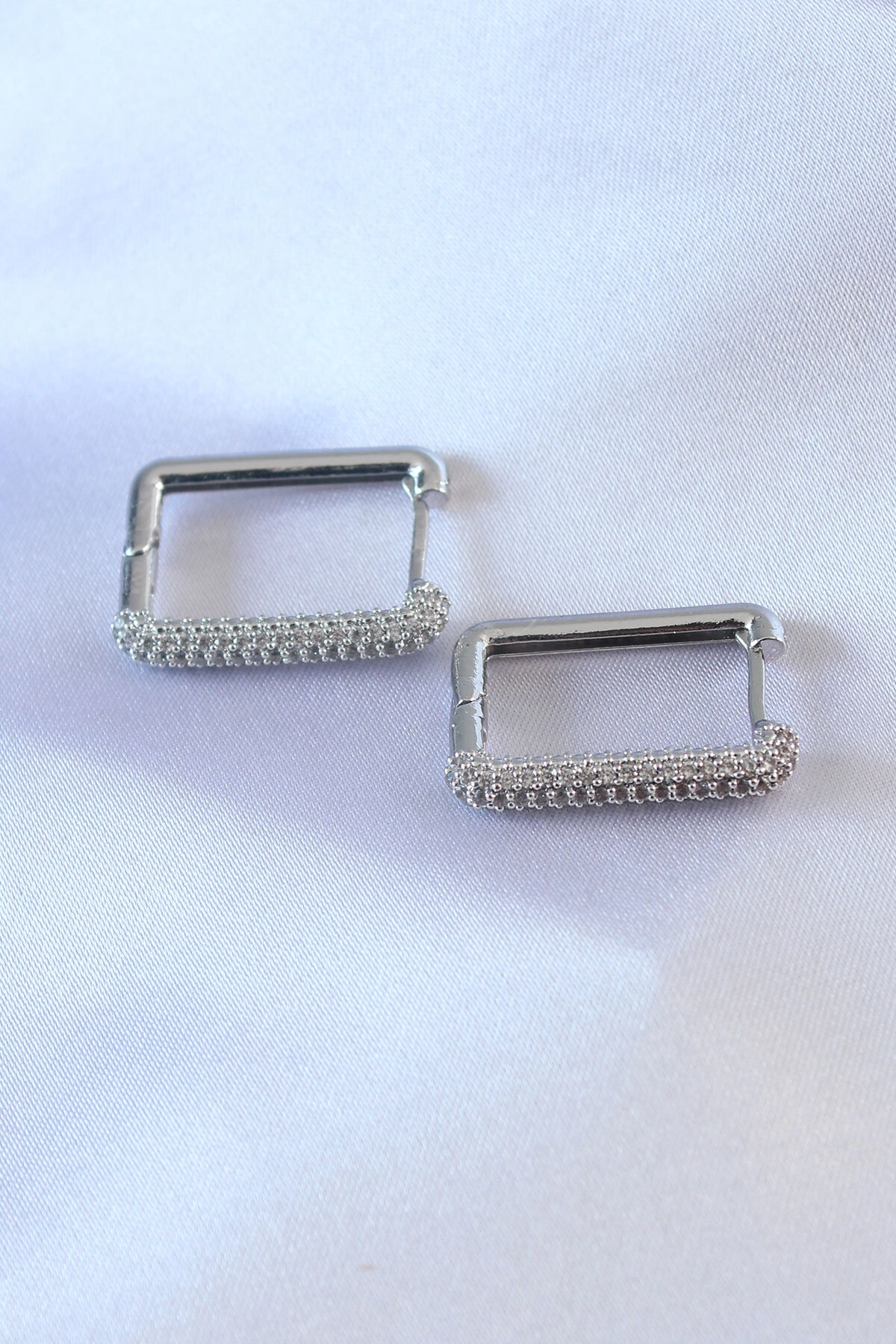 Gümüş Renk Kare Model Zirkon Taşlı Pirinç Kadın Küpe-0