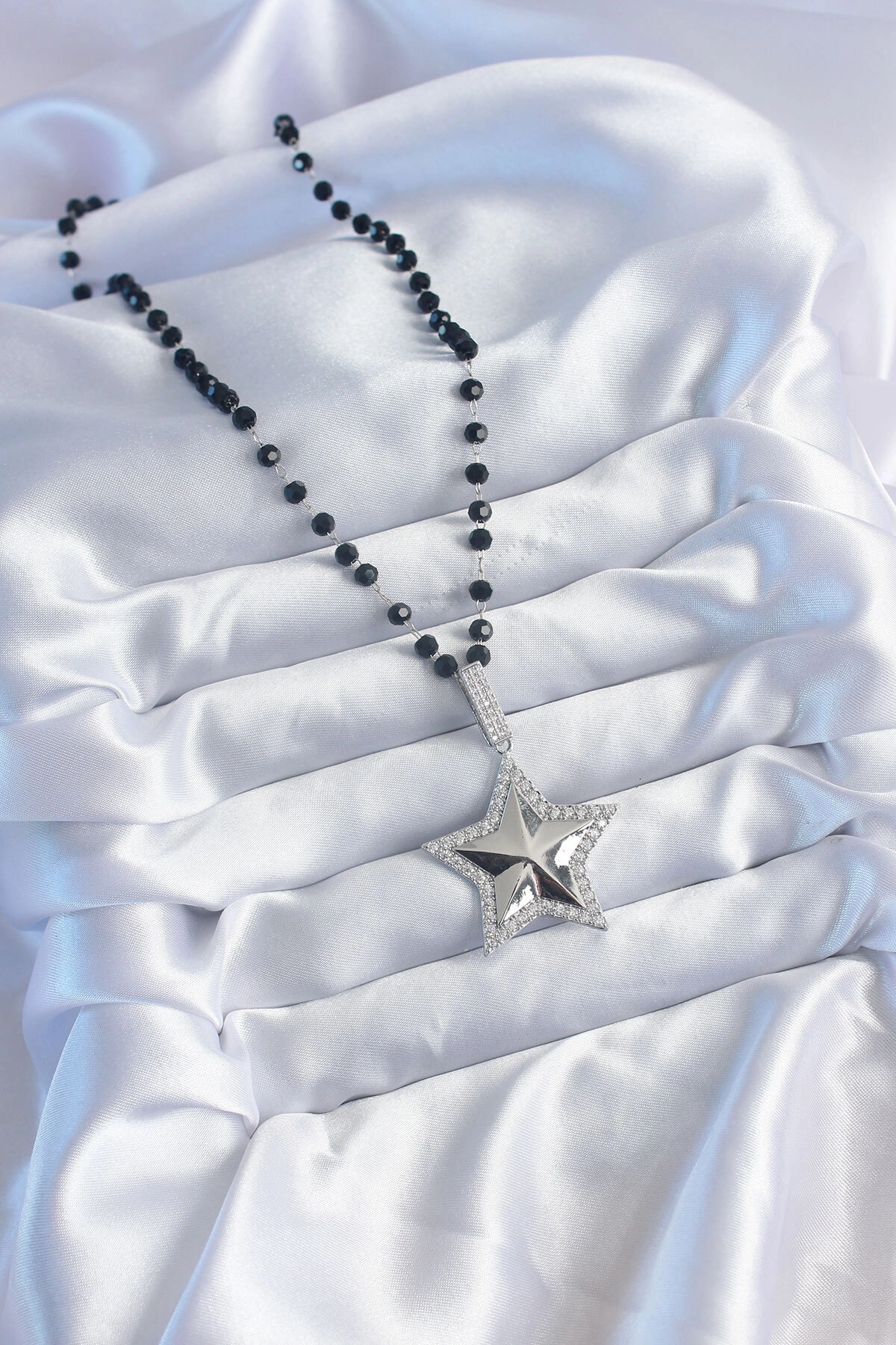 Gümüş Renk Siyah Boncuk Zirkon Taşlı Pirinç Yıldız Model VİP Seri Kadın Kolye-1