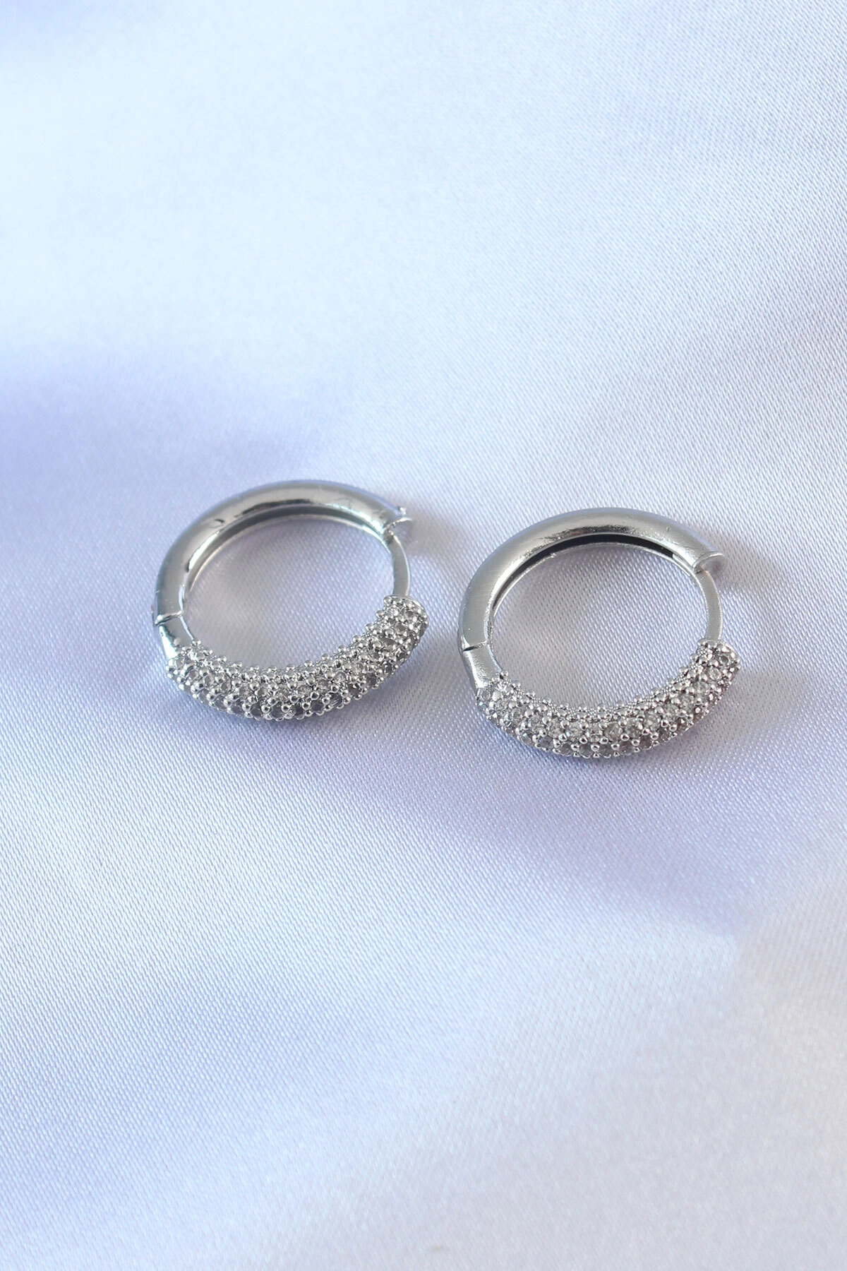 Gümüş Renk Zirkon Taşlı Halka Model Pirinç Kadın Küpe-0