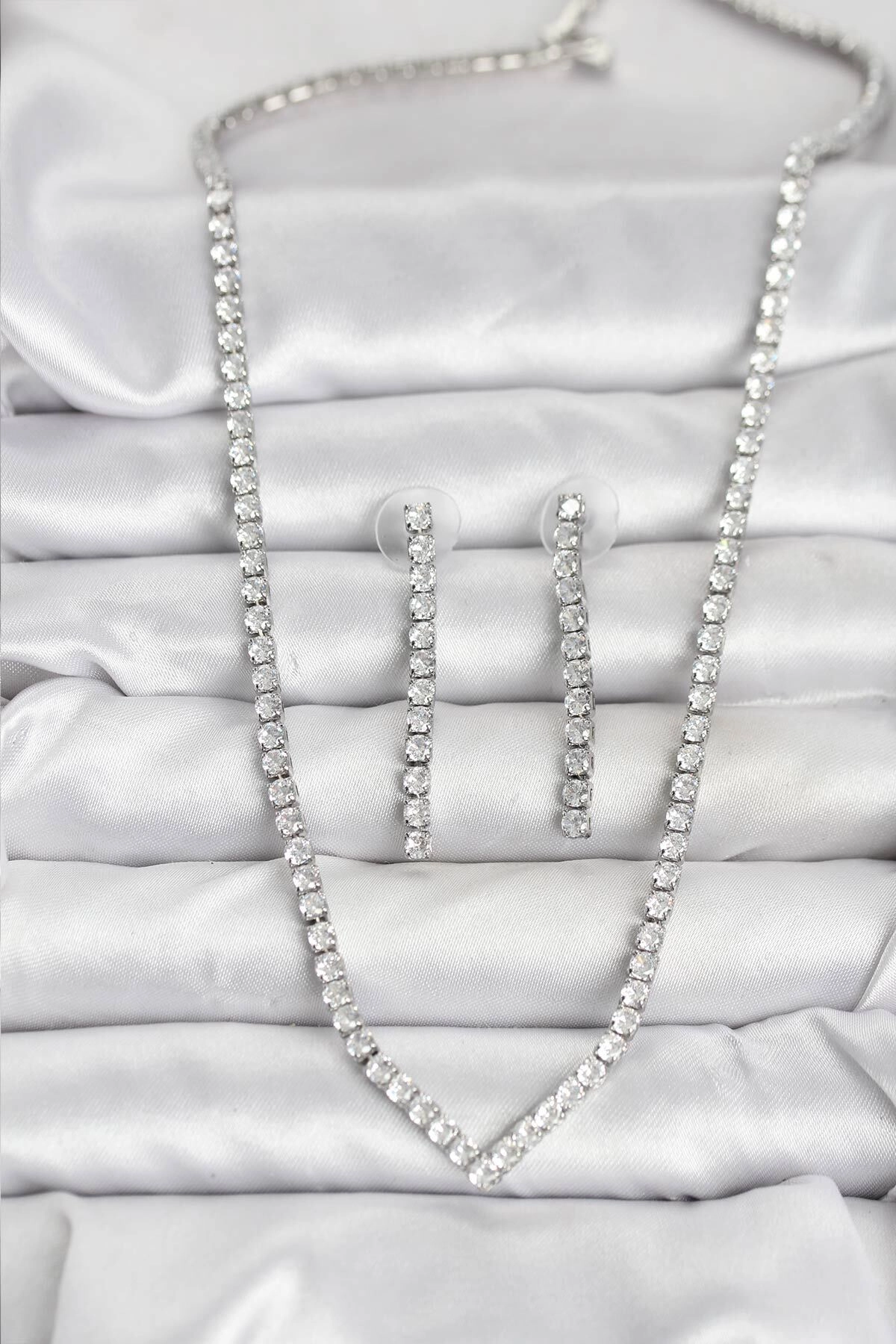 Gümüş Renk Zirkon Taşlı Kadın Kolye Küpe Seti-0