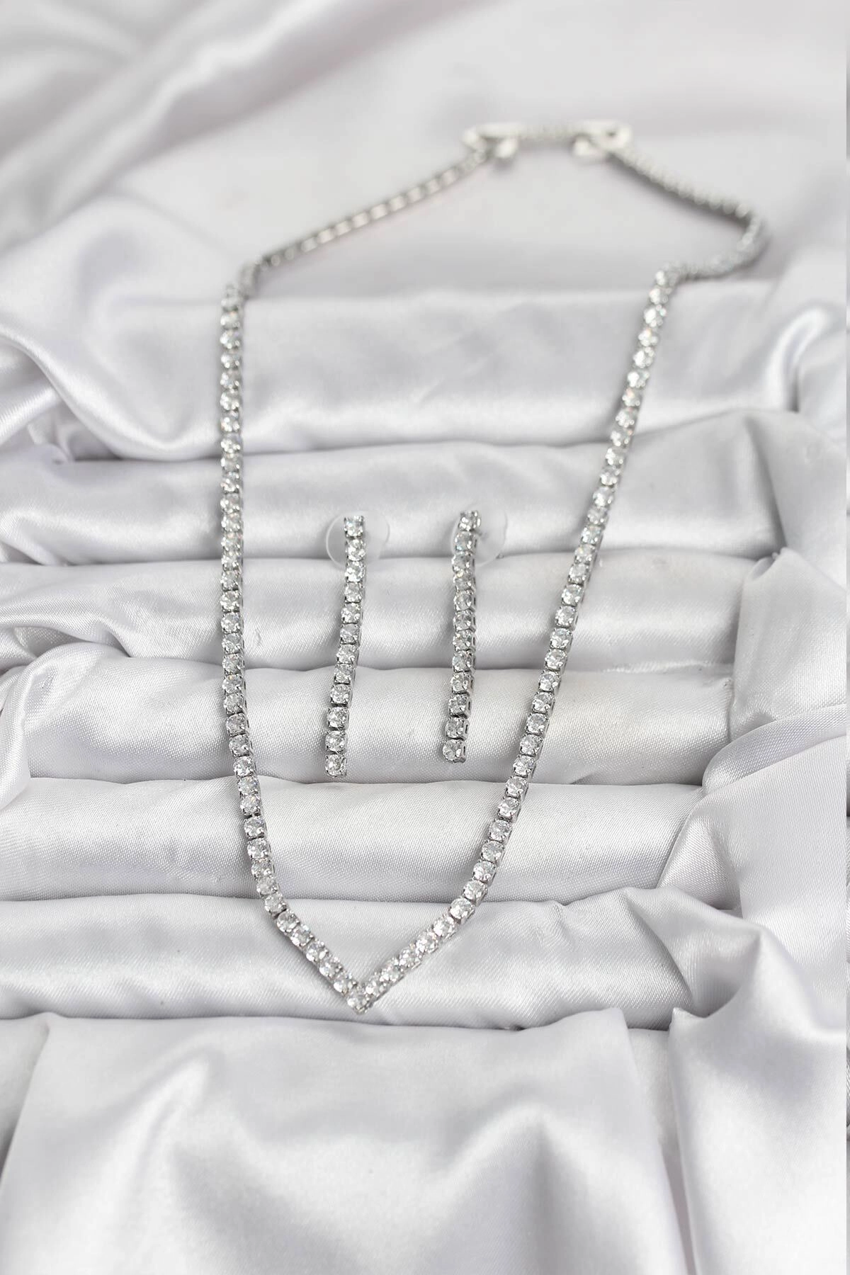 Gümüş Renk Zirkon Taşlı Kadın Kolye Küpe Seti-1