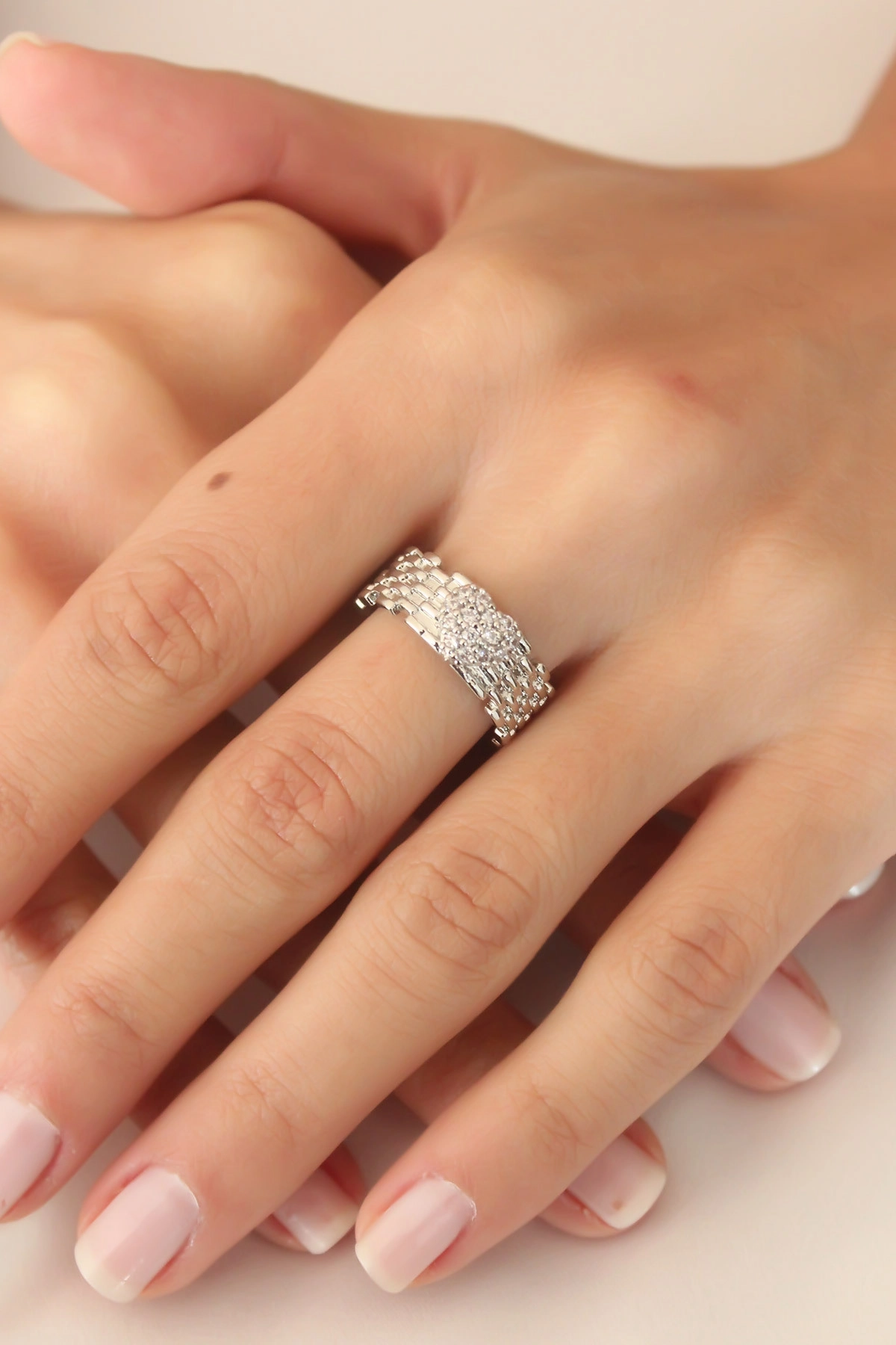 Gümüş Renk Zirkon Taşlı Kalpli Ayarlanabilir Kadın Yüzük-1