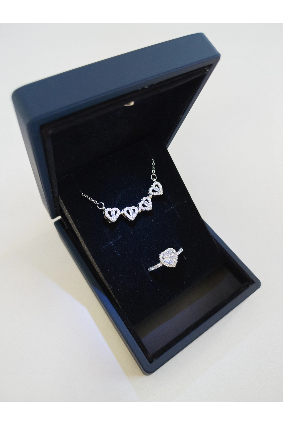 Işıklı Kutuda | 4 Kalpli Yonca Kolye Yüzük Set | Gümüş Renk | 316l Çelik - Kararmaz | Hediye Kadın-4