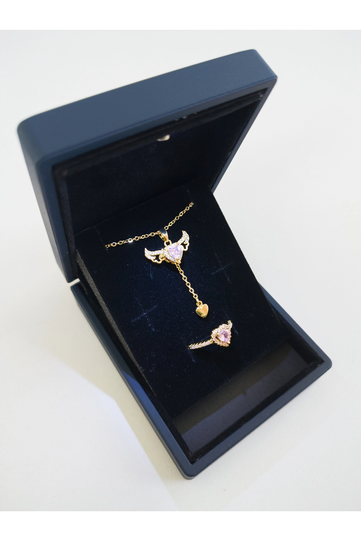 Işıklı Kutuda | Melek Kanatlı Kolye Yüzük Set | Altın Renk | 316l Çelik - Kararmaz | Hediye Kadın-4