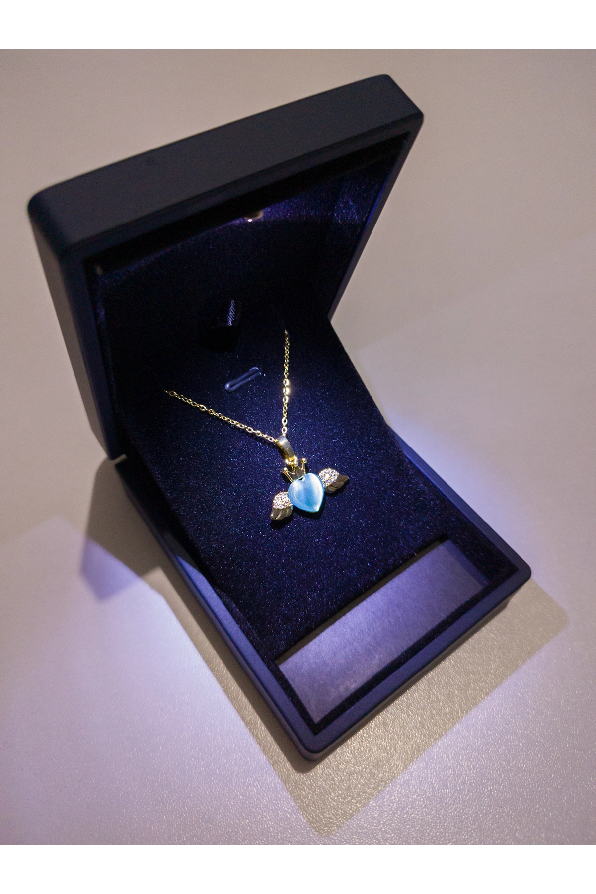 Işıklı Premium Kutuda | Kanatlı Mavi Kalp Kolye | 316l Çelik - Kararmaz | Hediye Kadın-4