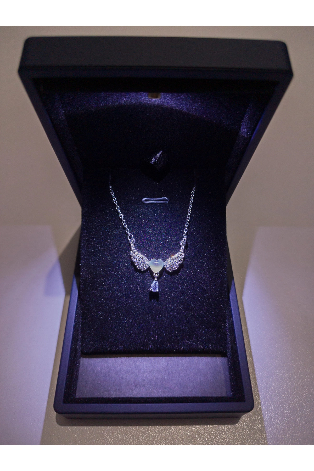 Işıklı Premium Kutuda | Melek Kanatlı Kalp Kolye | 316l Çelik - Kararmaz | Hediye Kadın-2