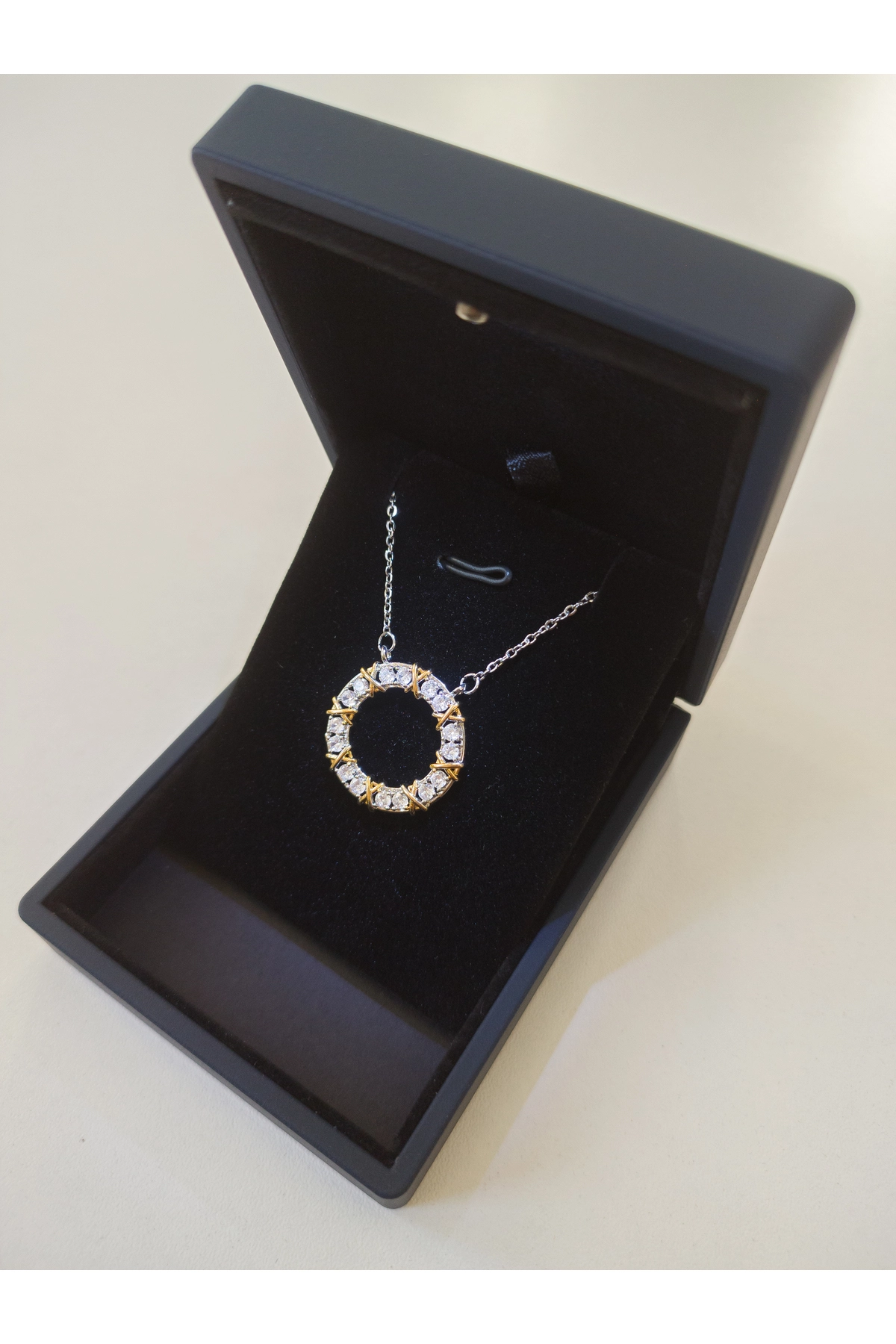 Işıklı Premium Kutuda | Taşlı Gold Detaylı Zarif Xox Kolye | 316l Çelik - Kararmaz | Hediye Kadın-3