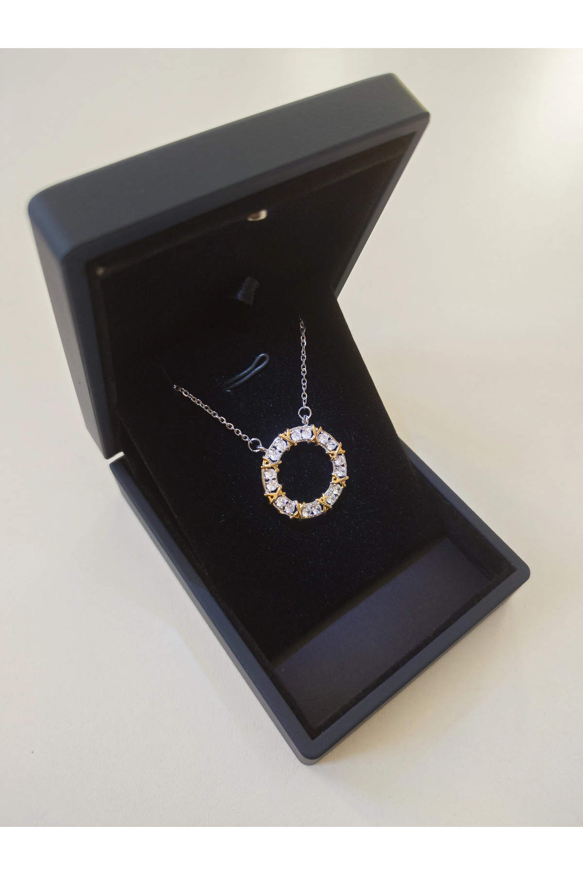 Işıklı Premium Kutuda | Taşlı Gold Detaylı Zarif Xox Kolye | 316l Çelik - Kararmaz | Hediye Kadın-4