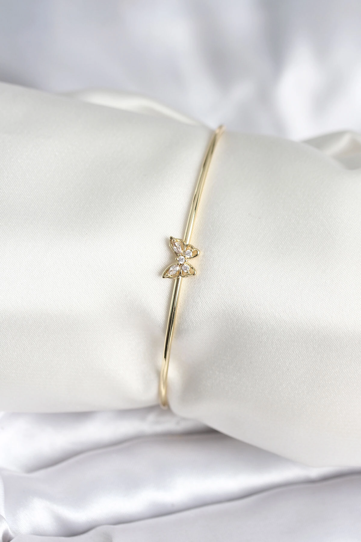 Kelebek Figürlü Zirkon Taşlı Gold Renk Pirinç Kadın Bileklik-0