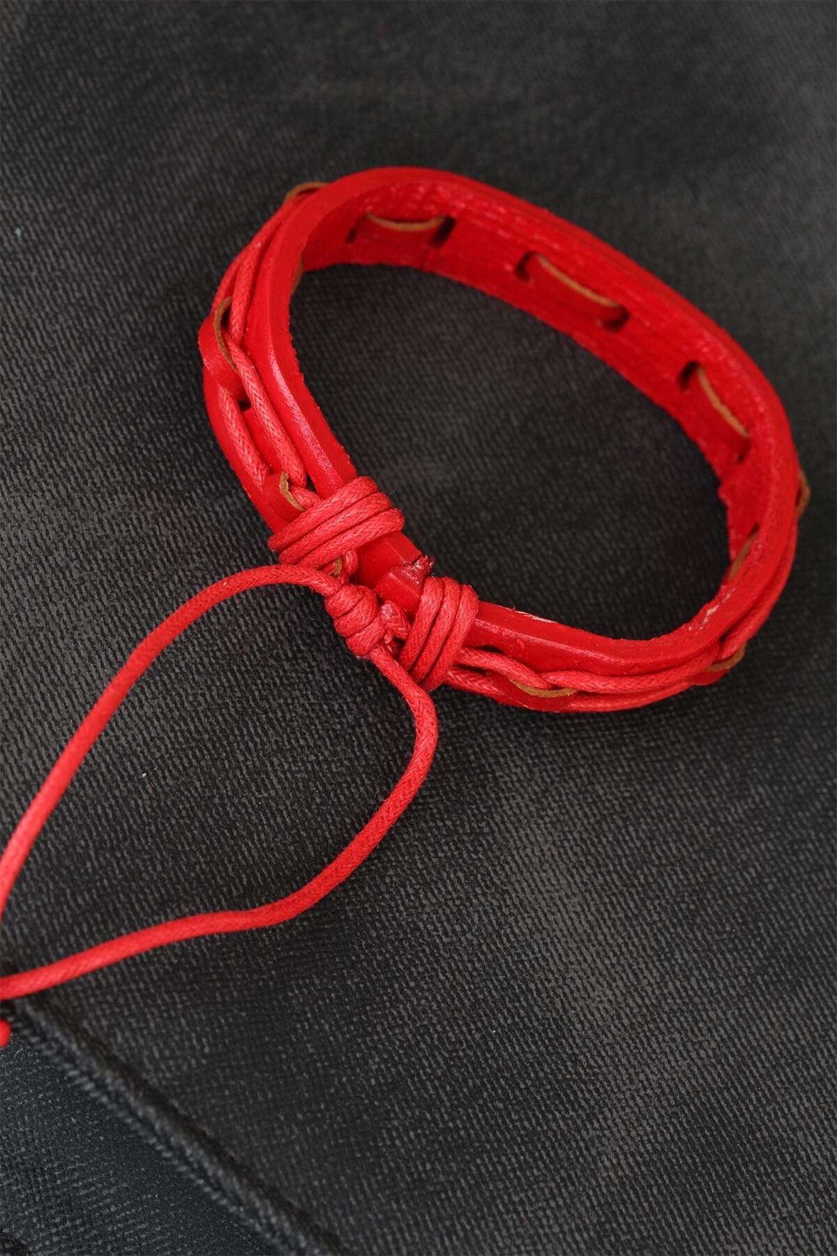 Kırmızı Renk Ayarlamalı İpli Deri Erkek Bileklik-1