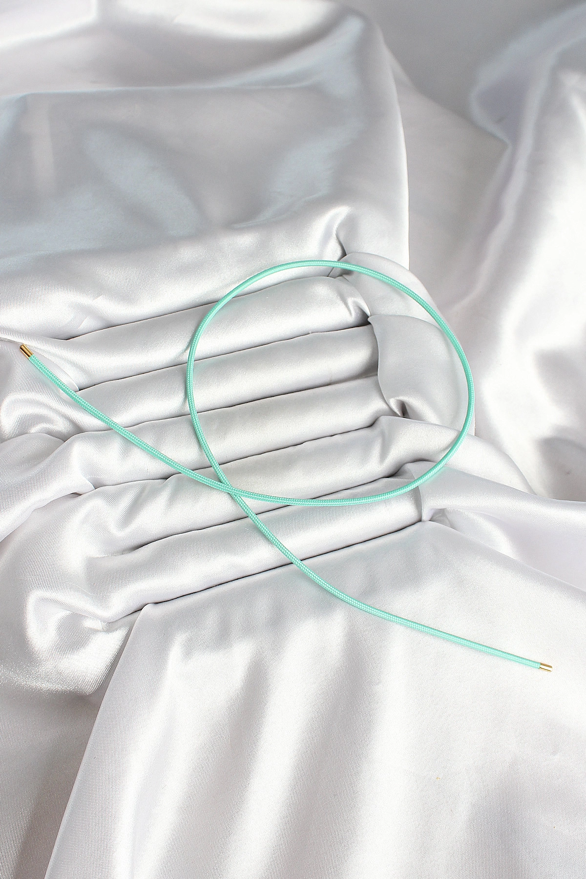 Mıknatıslı Turkuaz Renk Sarmal Kadın Bileklik-1