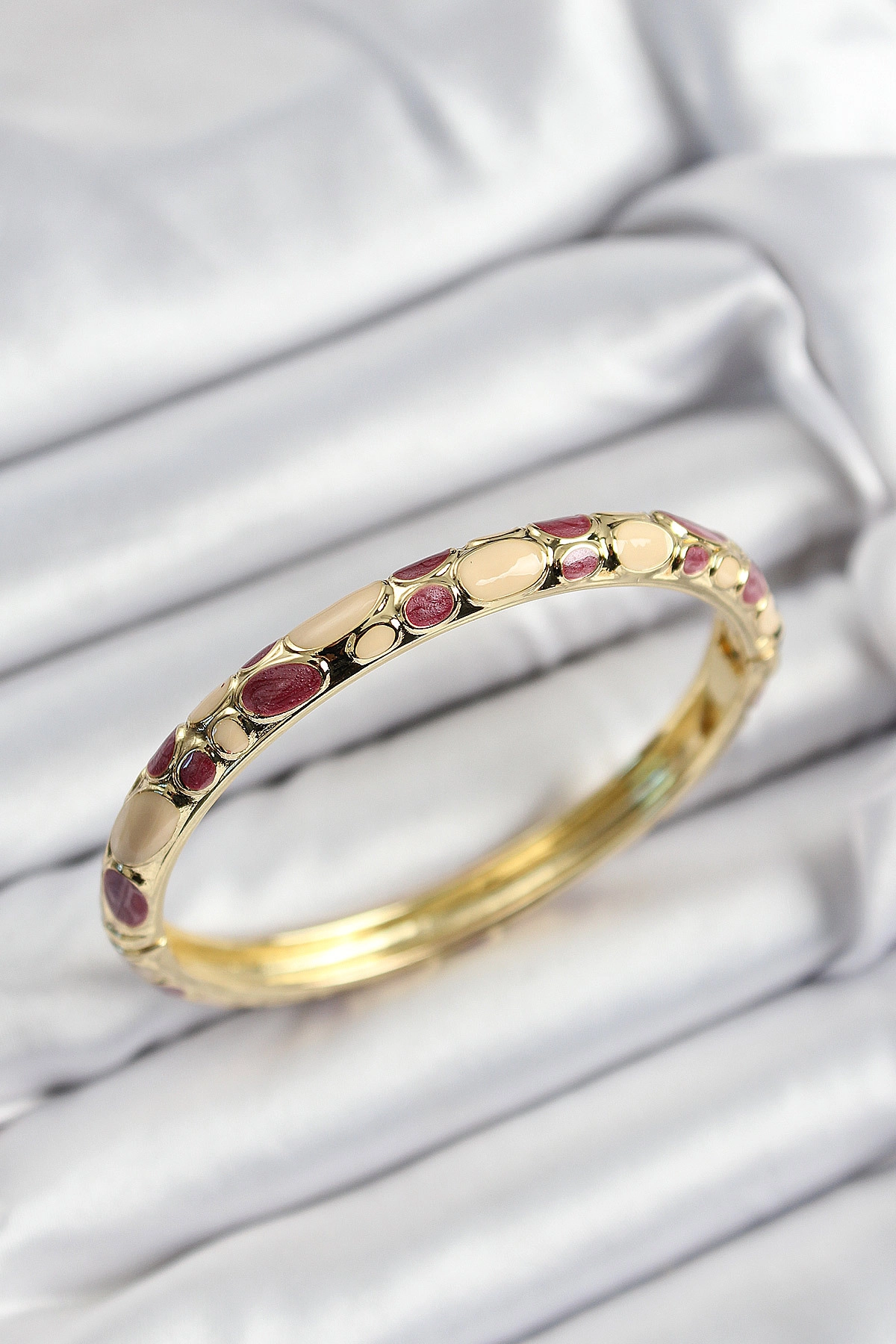 Mineli Pirinç Fuşya Ve Krem Petek Motifli Gold Renk Kadın Kelepçe-0