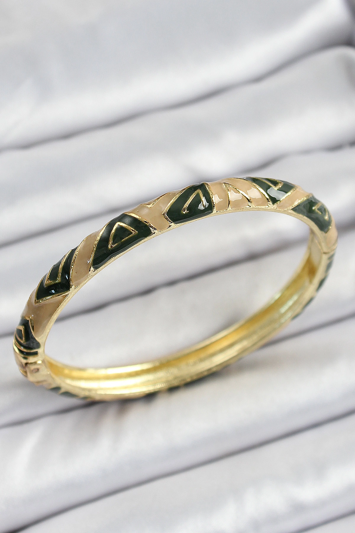 Mineli Pirinç Kahverengi Siyah Geometrik Desenli Kadın Kelepçe-0