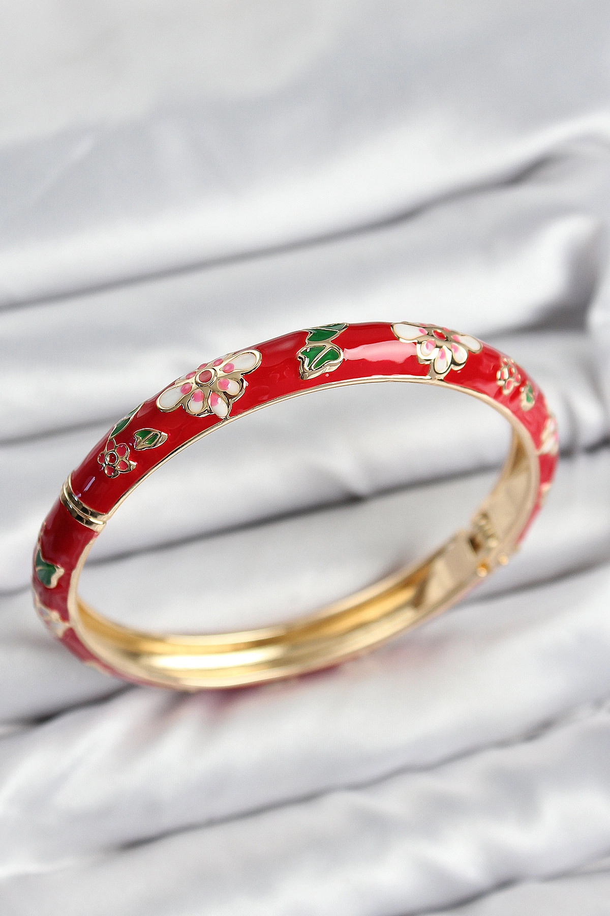 Mineli Pirinç Kırmızı Çiçek Motifli Gold Kadın Kelepçe-0