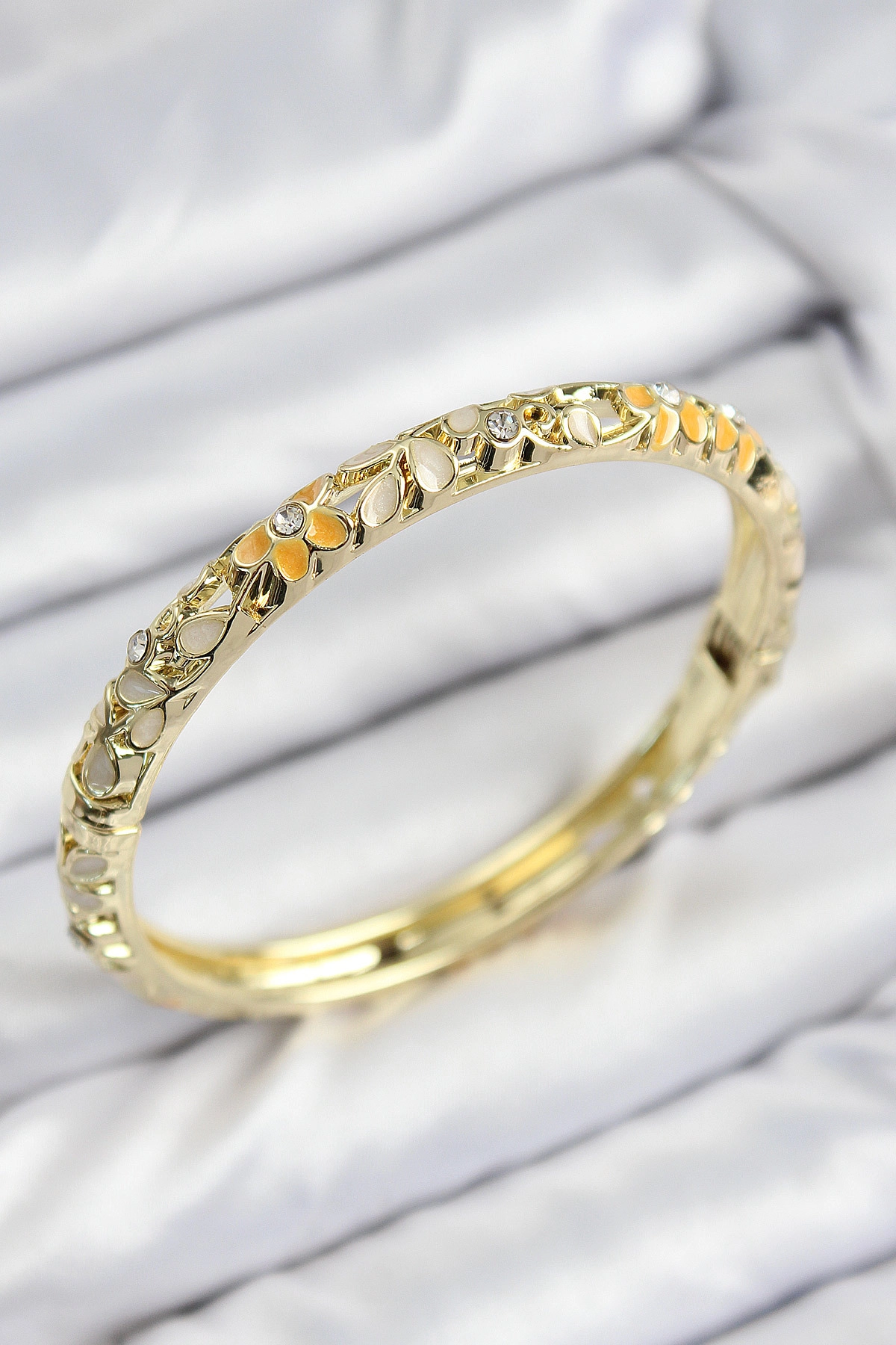 Mineli Pirinç Zirkon Taşlı Sarı Krem Çiçek Motifli Gold Kadın Kelepçe-0