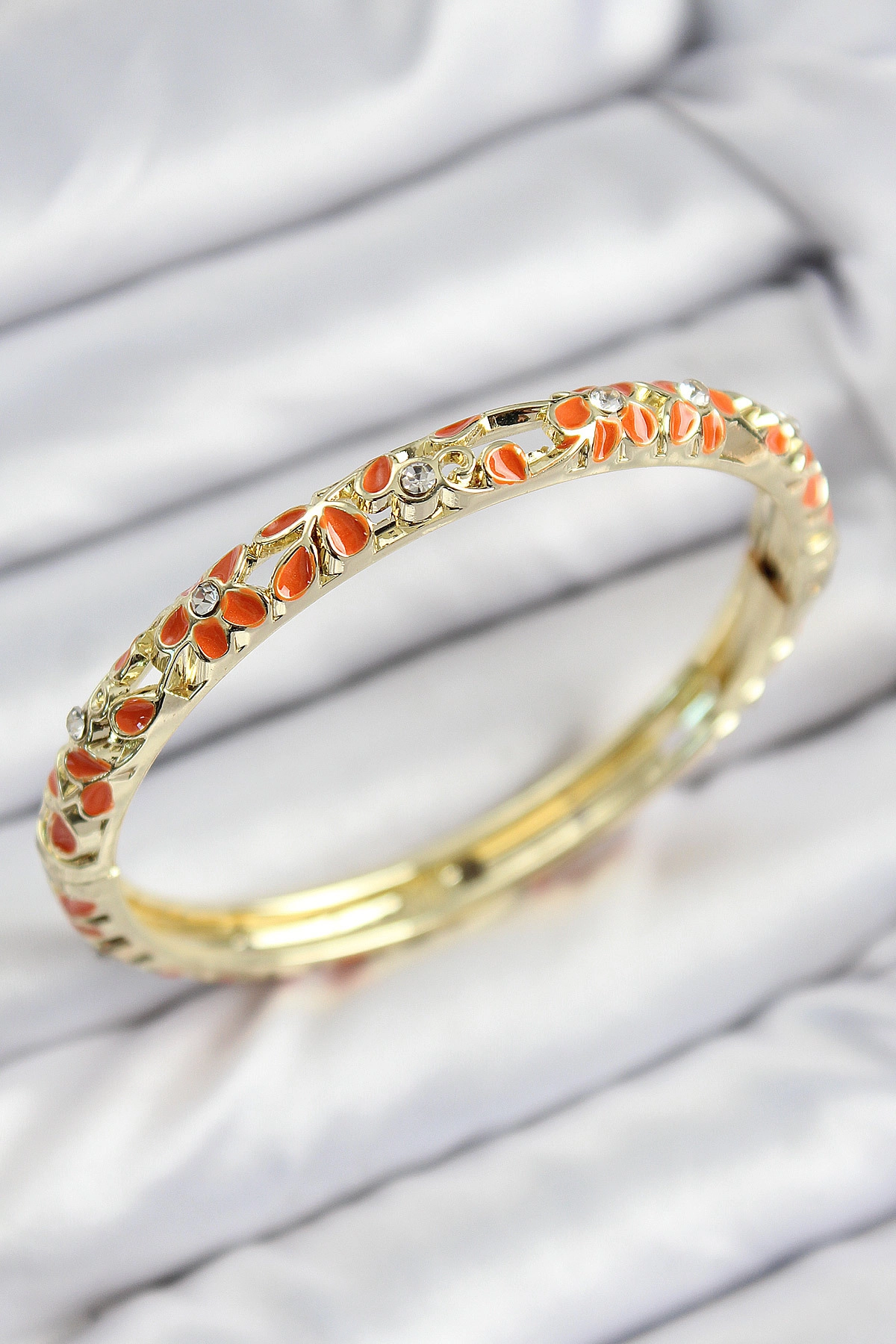 Mineli Pirinç Zirkon Taşlı Turuncu Çiçek Motifli Gold Kadın Kelepçe-0