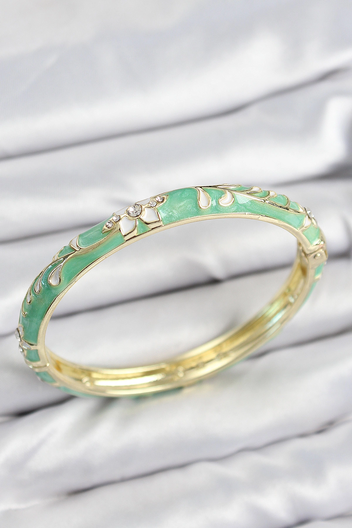 Mineli Pirinç Zirkon Taşlı Yeşil Çiçek Motifli Gold Kadın Kelepçe-0