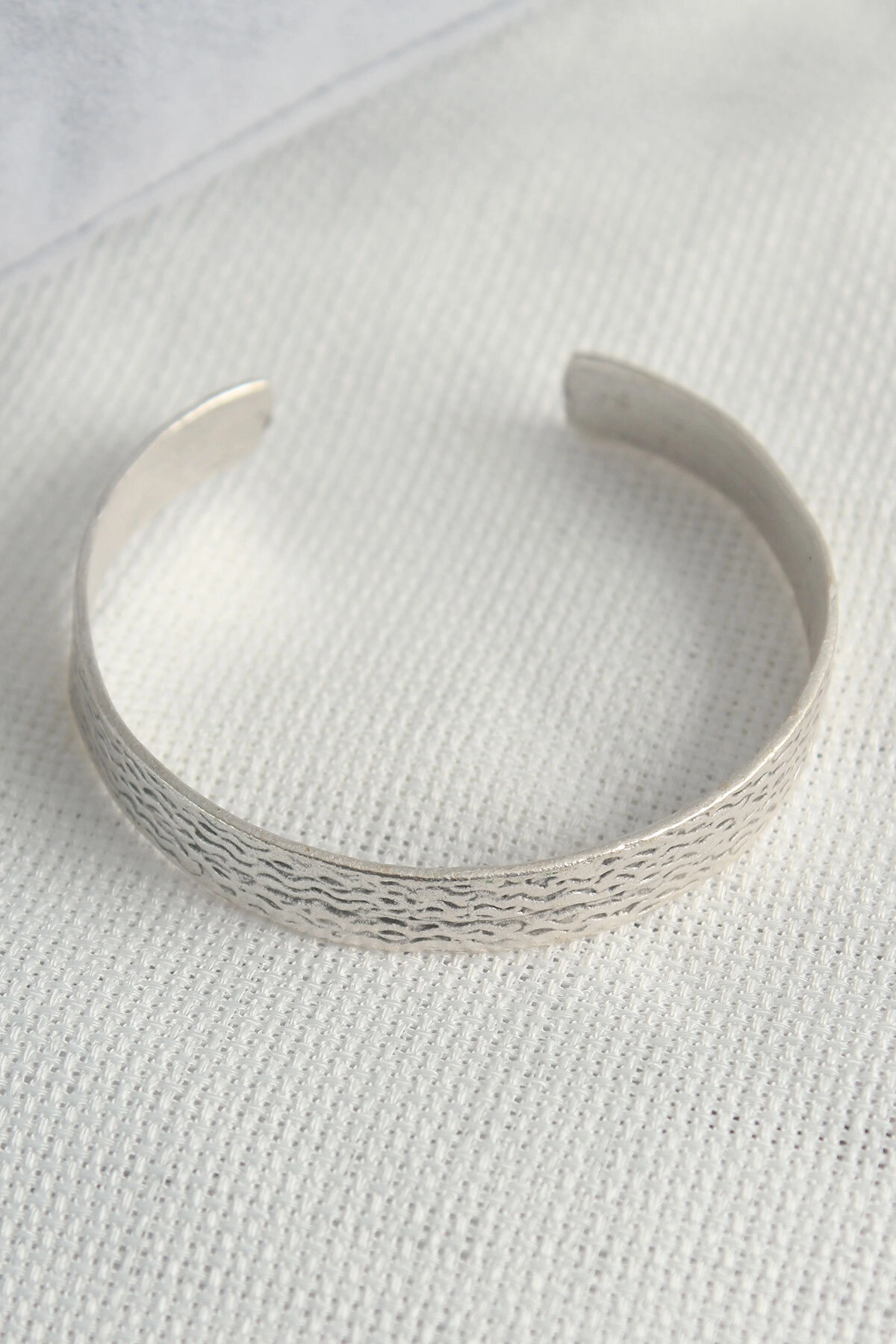 Otantik Model Gümüş Renk Motif İşleme Plaka Erkek Bileklik-1