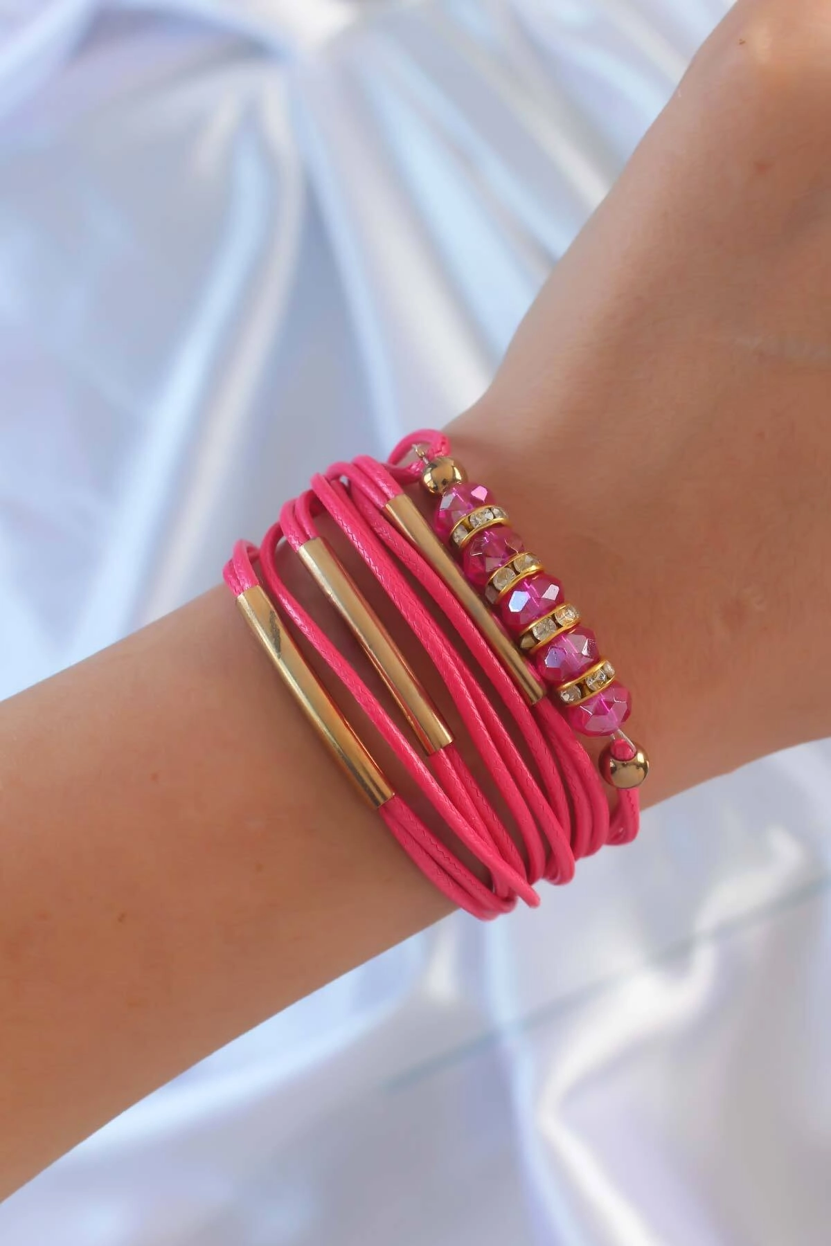 Pembe Renk Zirkon Taşlı Metal Aksesuarlı İpli Çoklu Bileklik-0