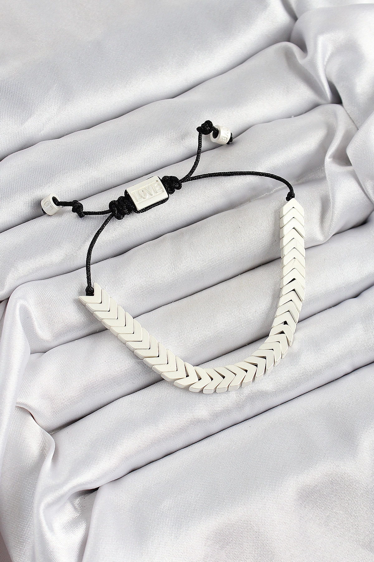 Pirinç Asansörlü Beyaz Juju Kadın Bileklik-0