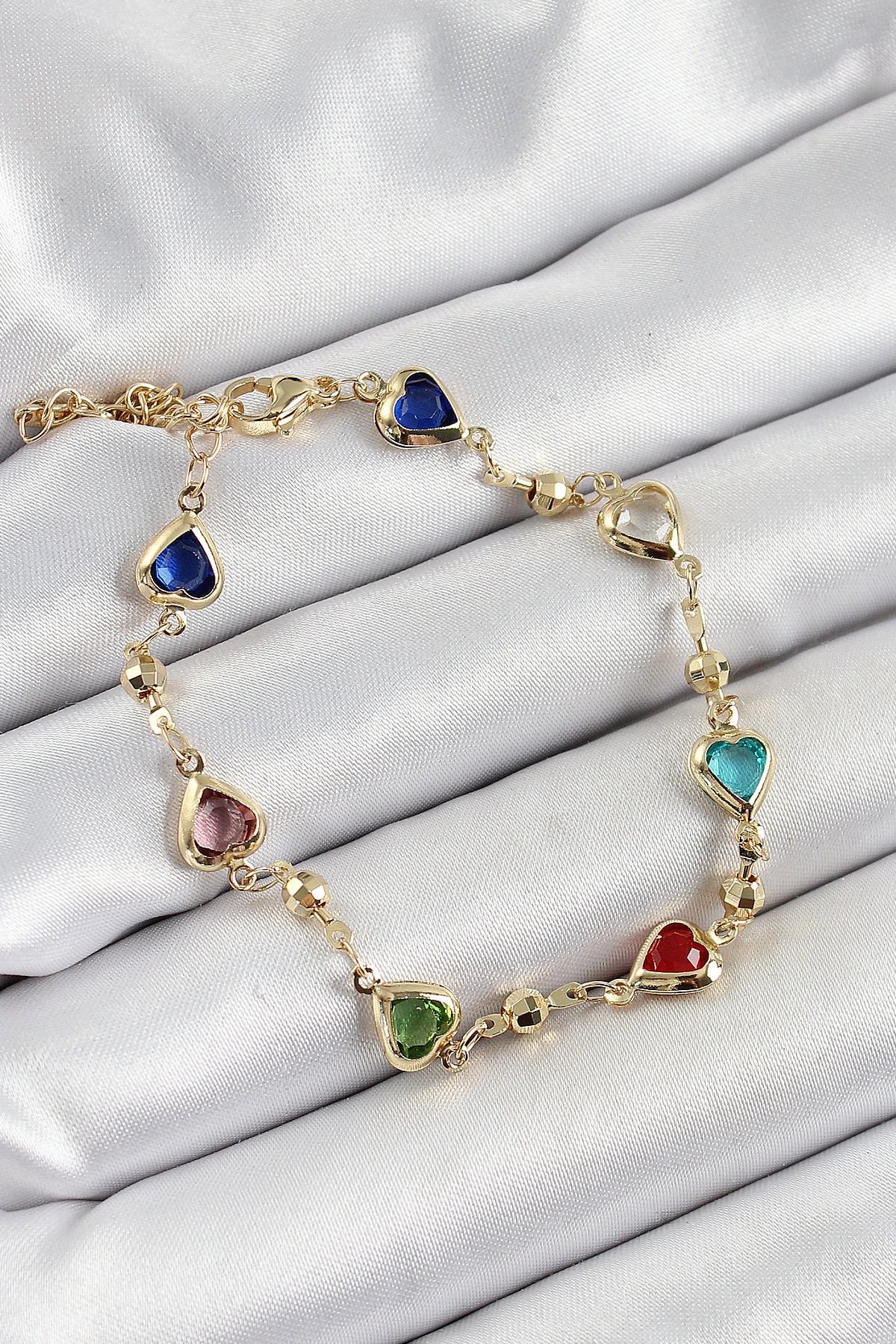 Pirinç Asorti Kalp Model Gold Renk Zirkon Taşlı Kadın Bileklik-0