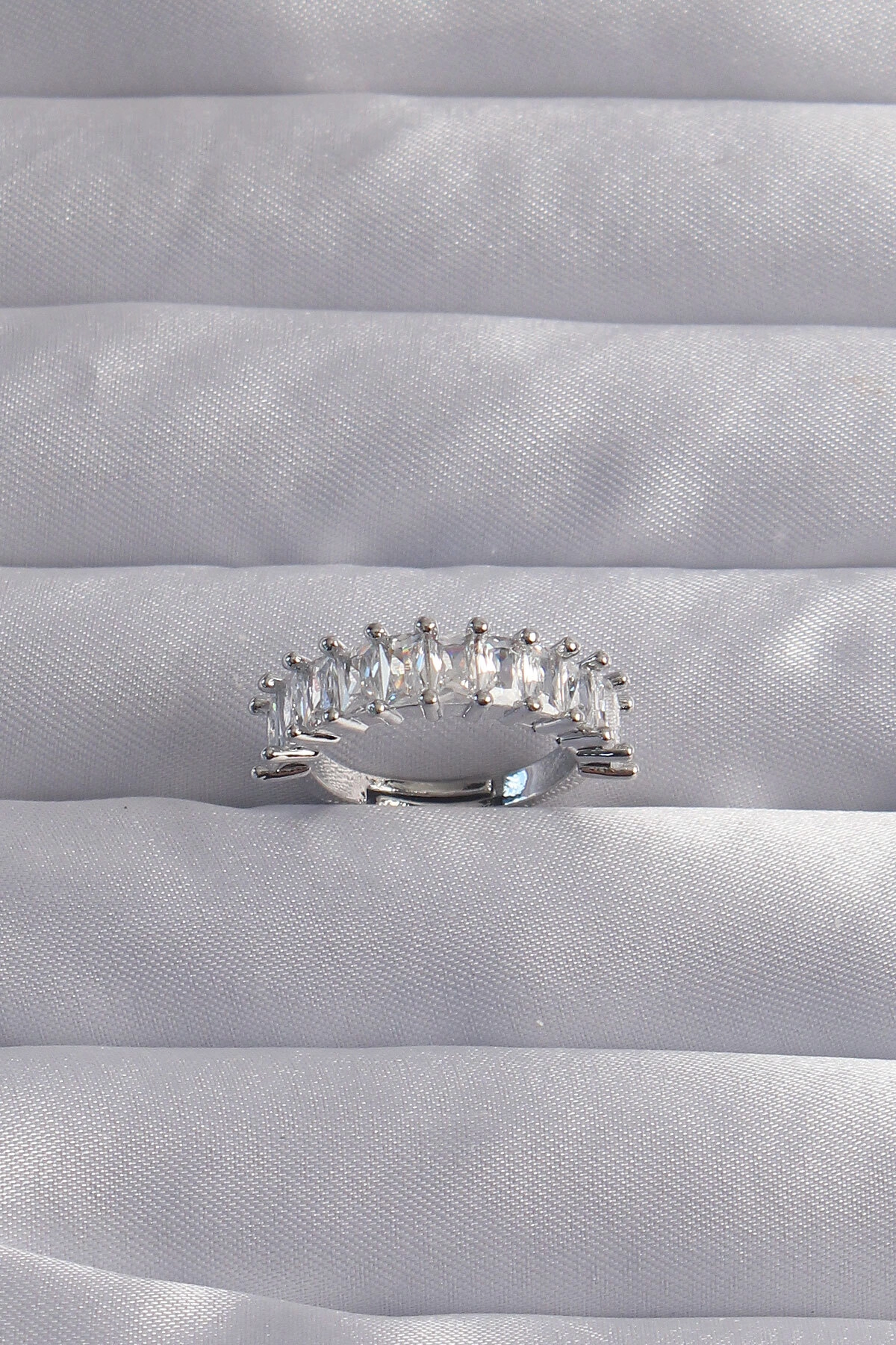 Pirinç Ayarlamalı Gümüş Renk Baget Taşlı Su Yolu Yüzük-0