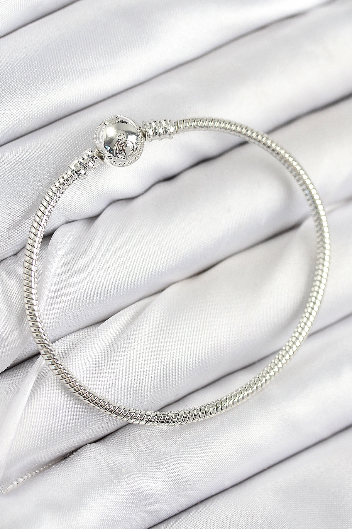 Pirinç Charm Topcuk Model Gümüş Renk Kadın Bileklik-0