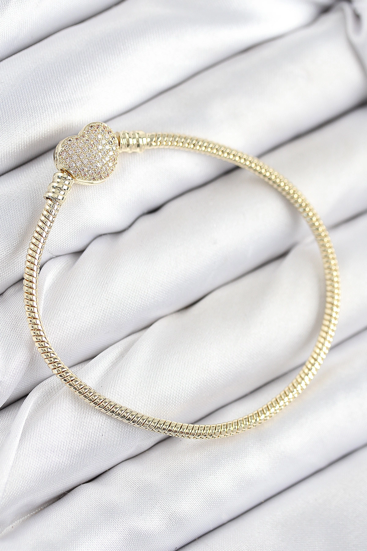 Pirinç Charm Zirkon Taşlı Kalp Model Gold Renk Kadın Bileklik-0