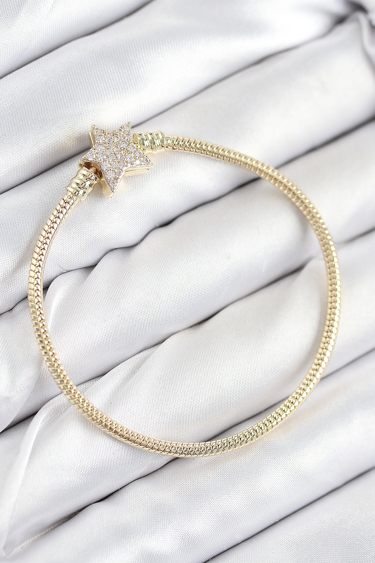 Pirinç Charm Zirkon Taşlı Yıldız Model Gold Renk Kadın Bileklik-0