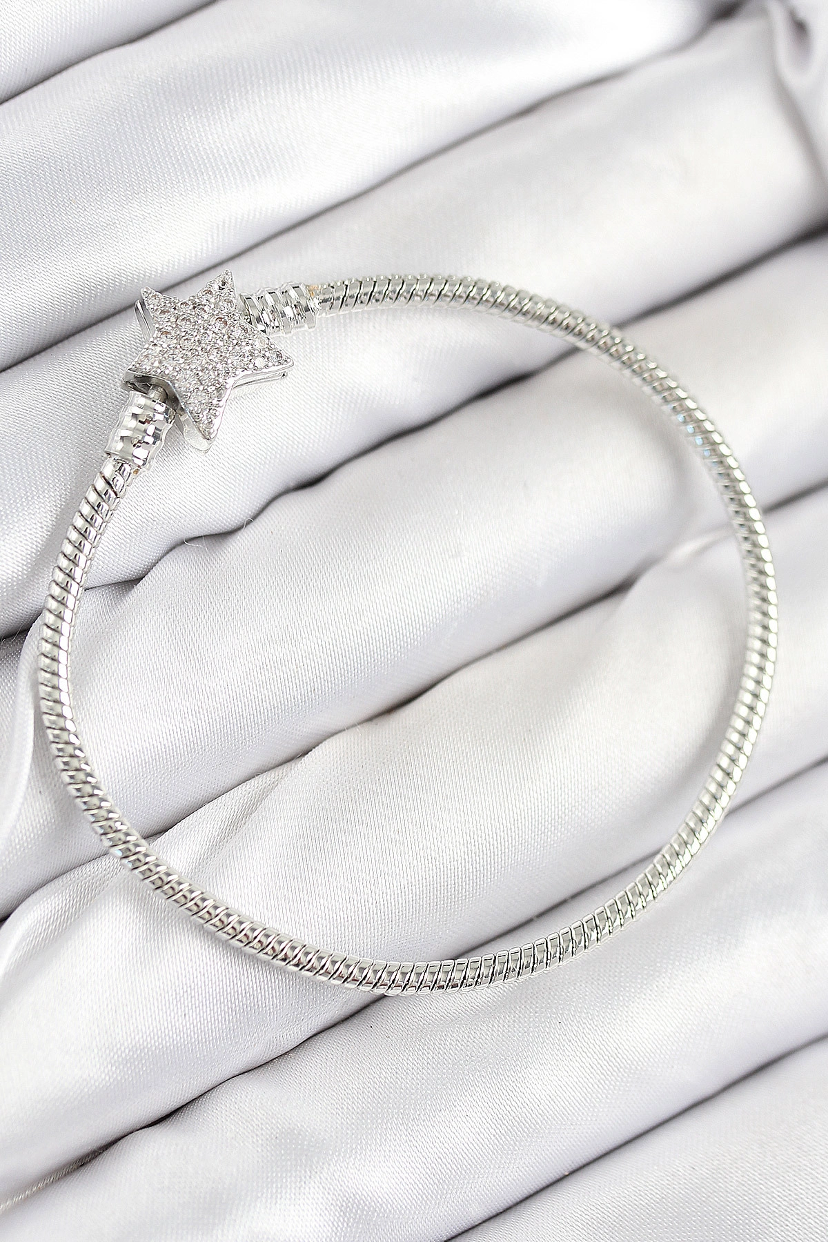 Pirinç Charm Zirkon Taşlı Yıldız Model Gümüş Renk Kadın Bileklik-0