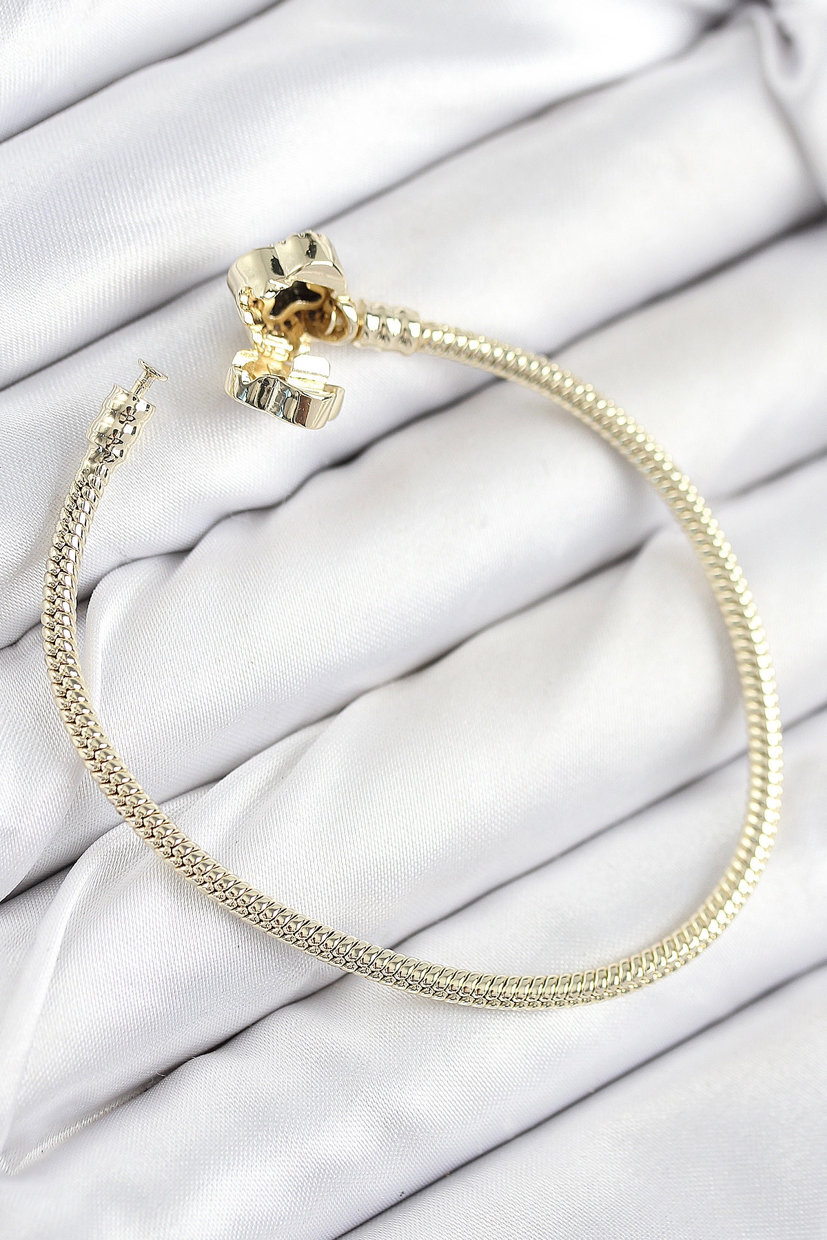 Pirinç Charm Zirkon Taşlı Yonca Model Gold Renk Kadın Bileklik-1