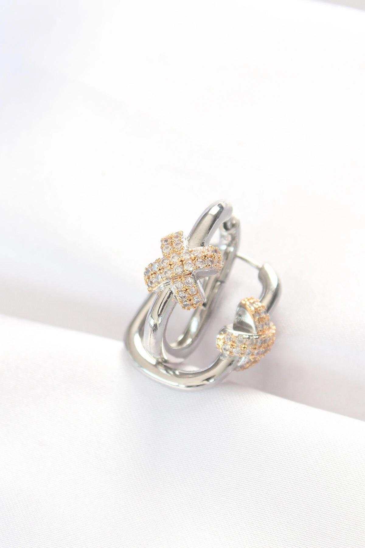 Pirinç Çift Renk Taşlı X Tasarımlı Dikdörtgen Küpe-1