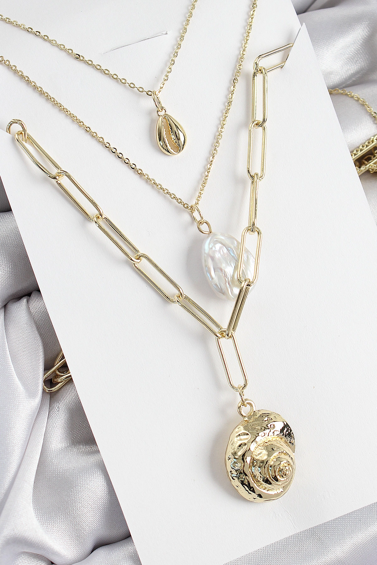 Pirinç Çoklu Zincirli İncili Deniz Kabuğu Model Gold Renk Kadın Kolye-0