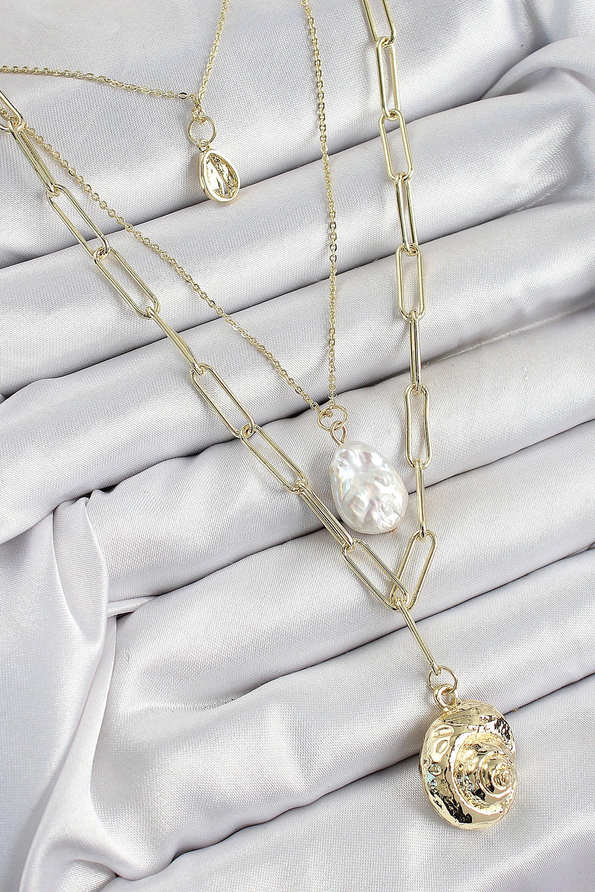 Pirinç Çoklu Zincirli İncili Deniz Kabuğu Model Gold Renk Kadın Kolye-1