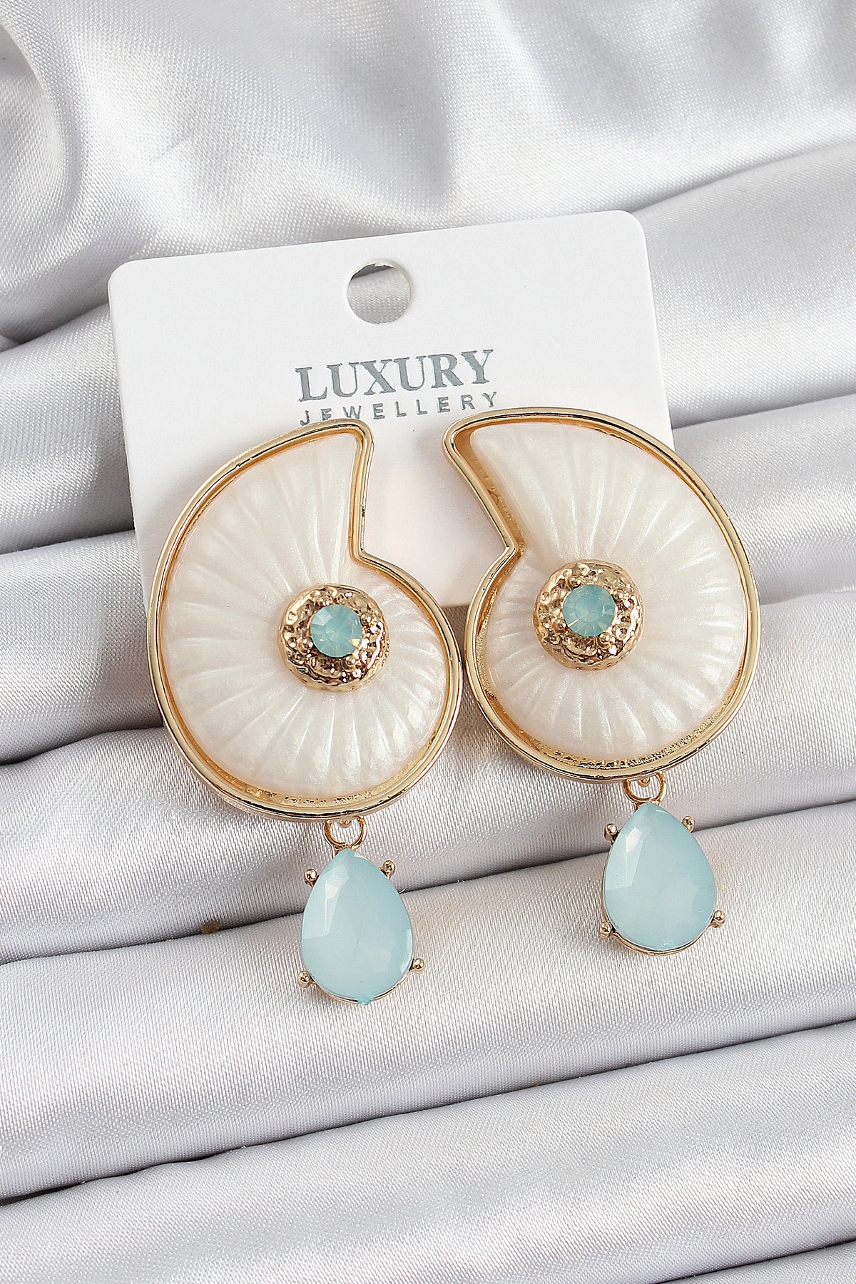 Pirinç Deniz Kabuğu Figürlü Zirkon Taşlı Gold Renk Kadın Küpe-0