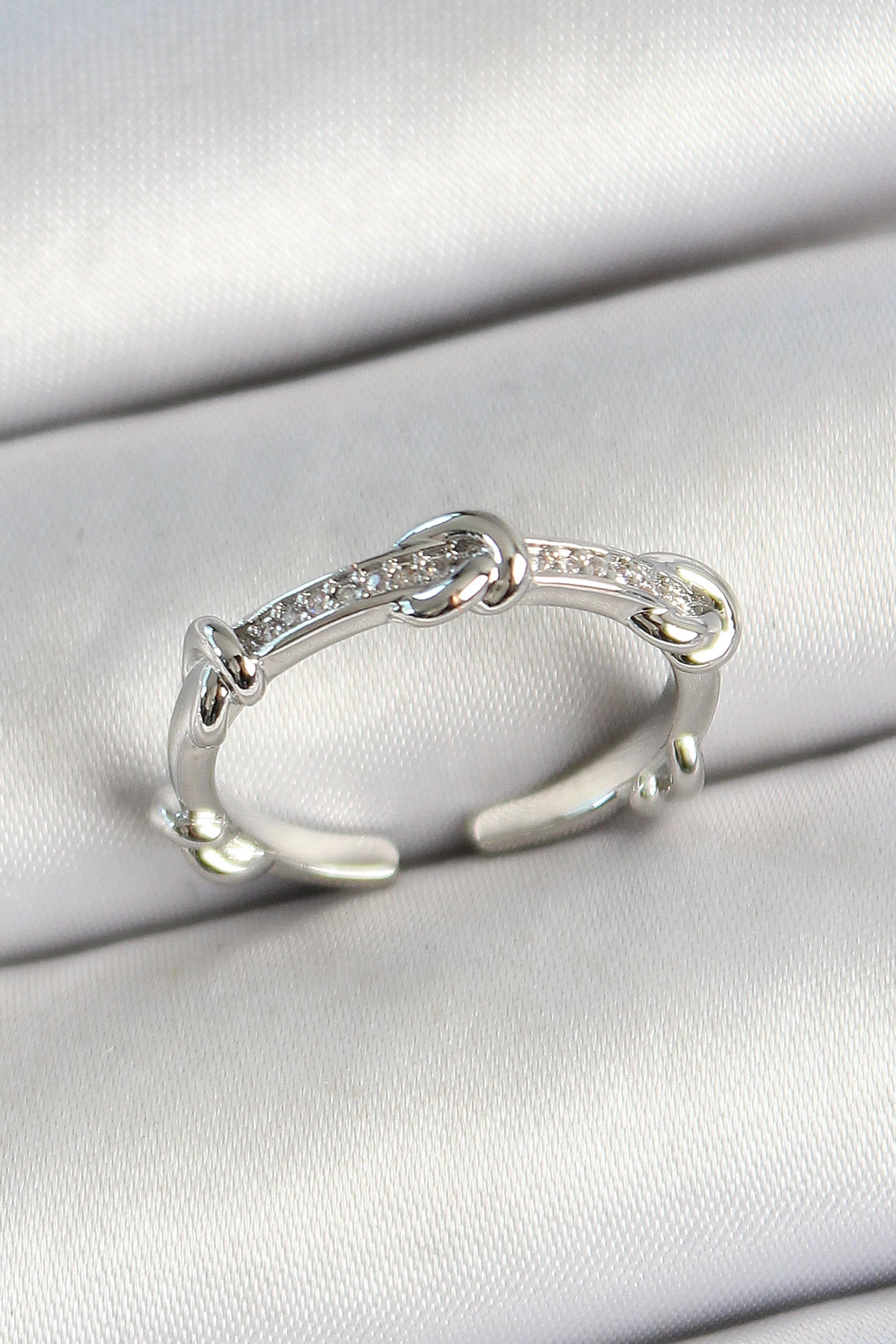 Pirinç Düğüm Figürlü Zirkon Taşlı Gümüş Renk Ayarlanabilir Kadın Yüzük-0