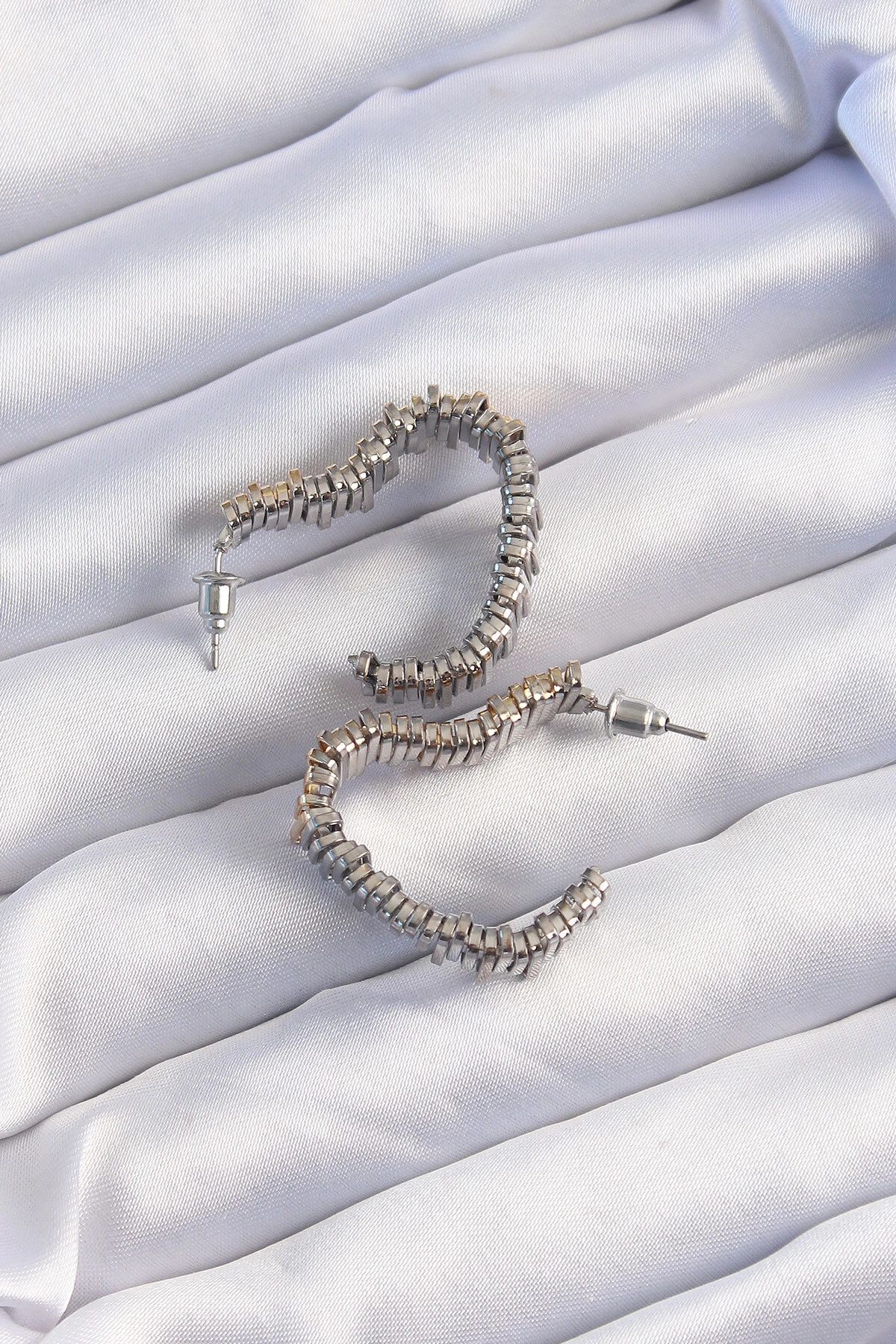 Pirinç Gold Gümüş Renkli Tırtıklı Kalp Küpe-0