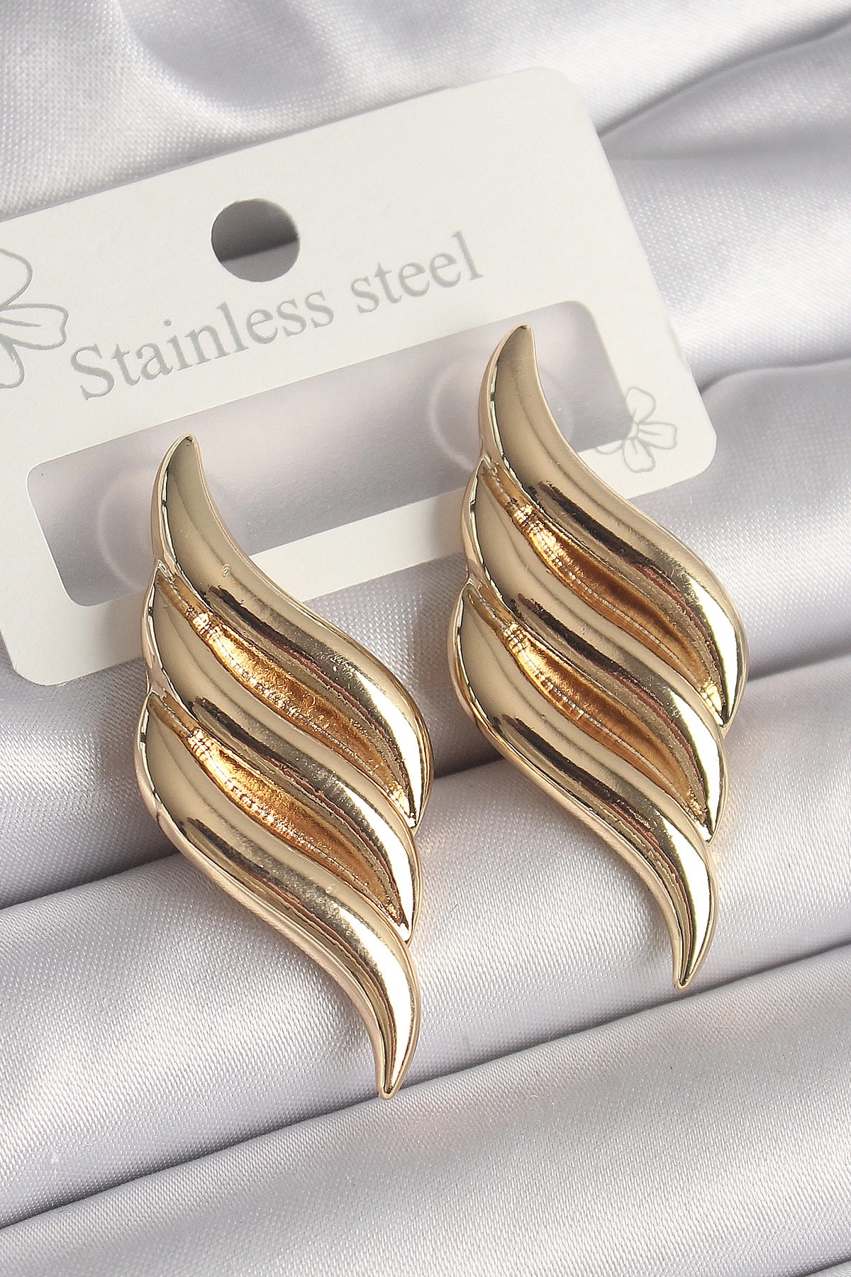 Pirinç Gold Renk 3 Sıra Dalga Model Kadın Küpe-0