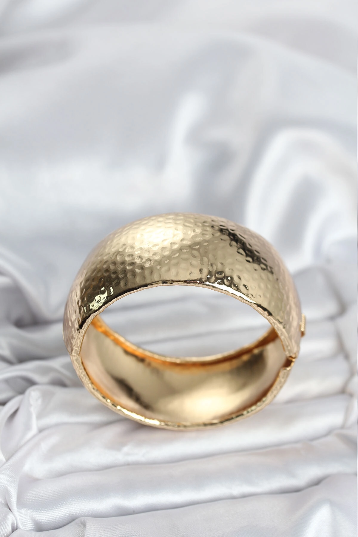 Pirinç Gold Renk Bombeli Vintage Kadın Bileklik-0