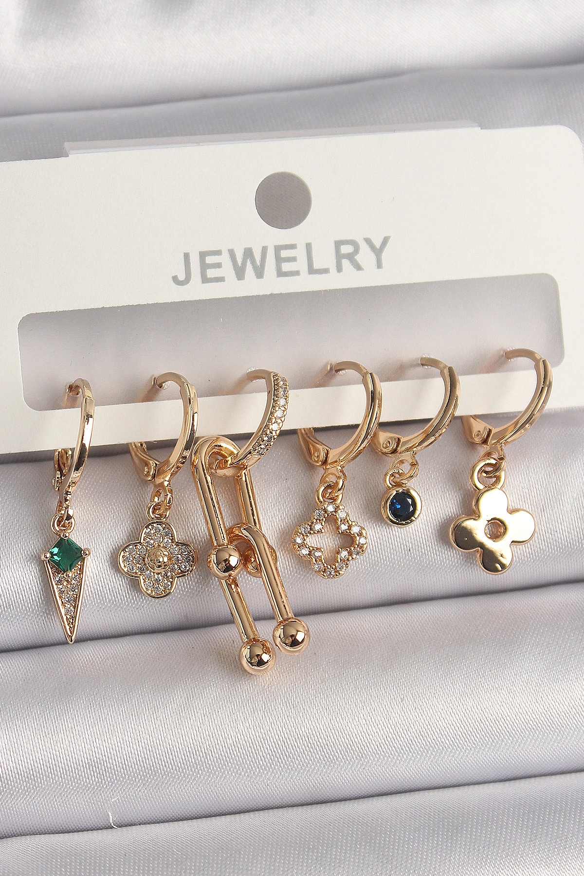 Pirinç Gold Renk Çoklu Figür Kadın Küpe Seti-0