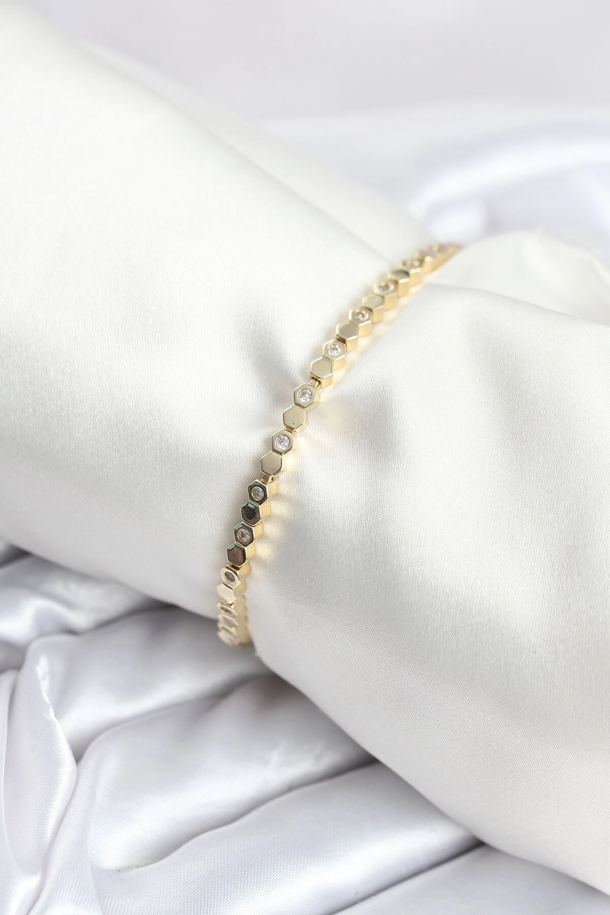 Pirinç Gold Renk İnce Petek Model Kadın Bileklik-0