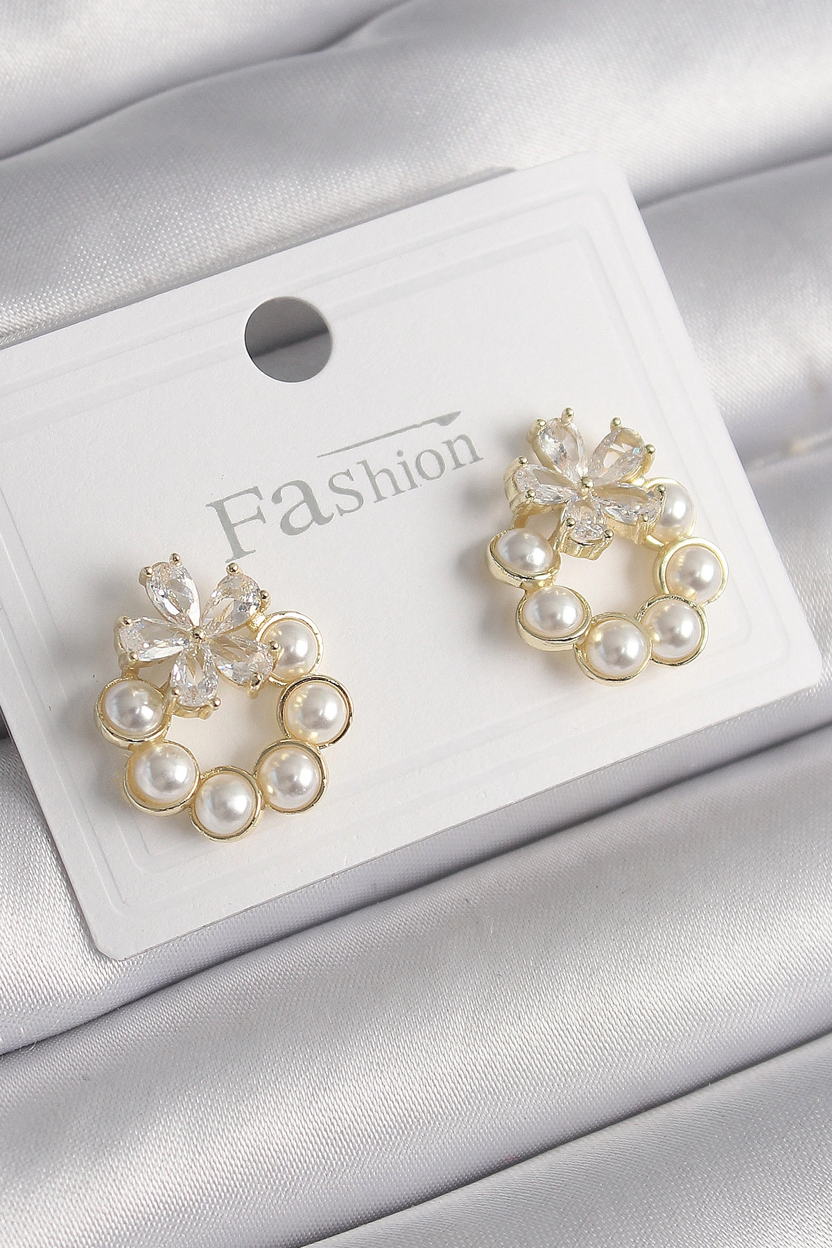 Pirinç Gold Renk İncili Halka Model Zirkon Taşlı Kelebek Model Kadın Küpe-0