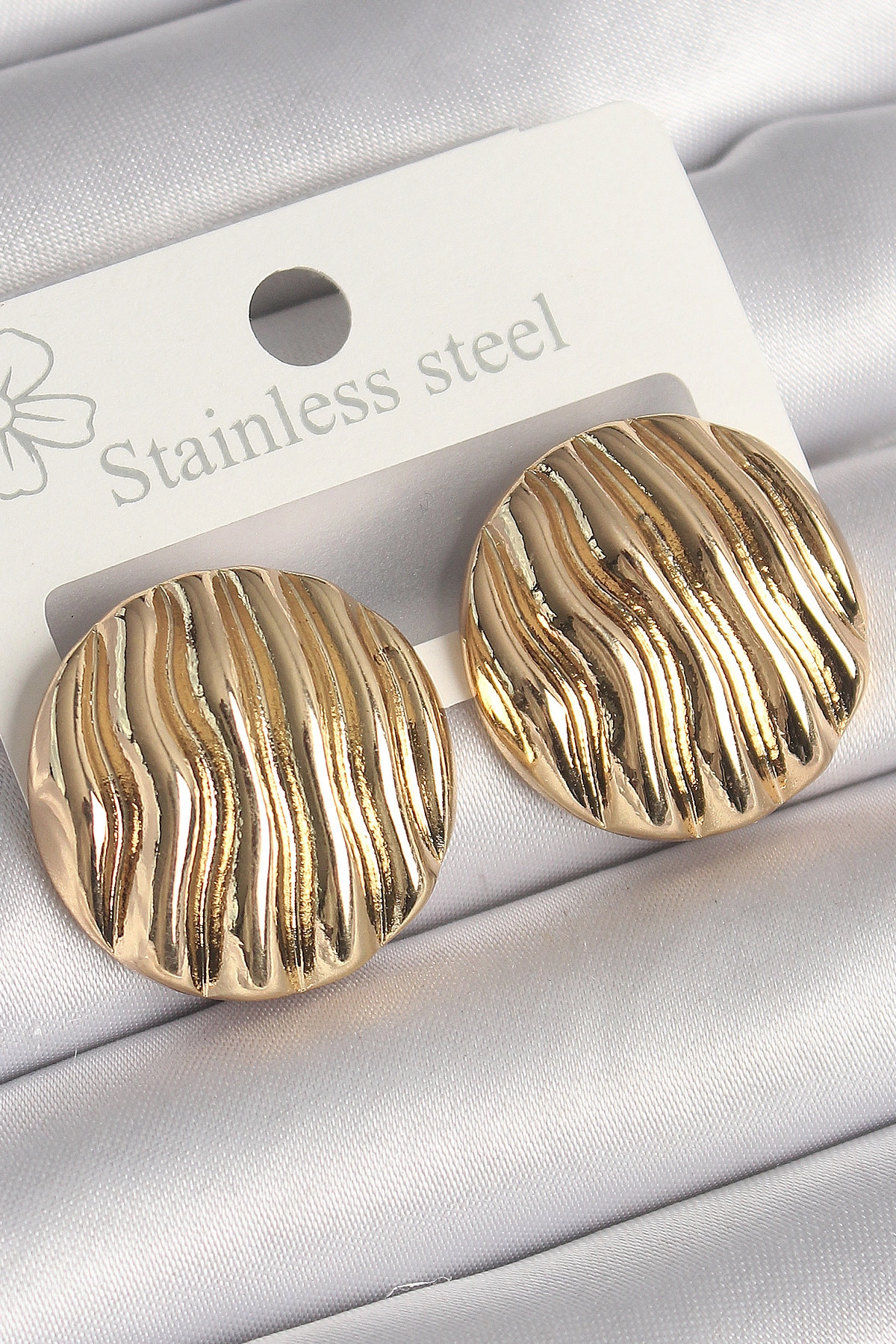 Pirinç Gold Renk İşlemeli Daire Plaka Model Kadın Küpe-0