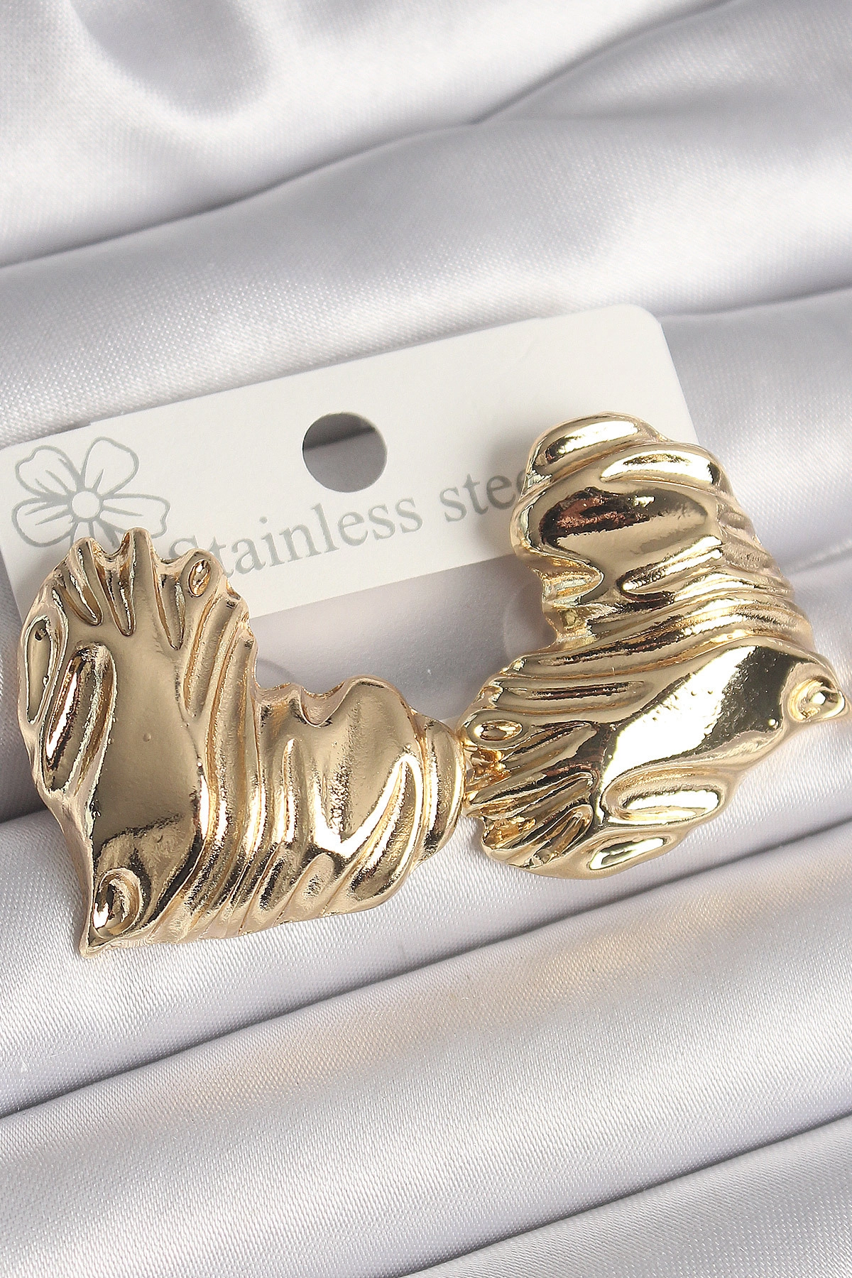 Pirinç Gold Renk İşlemeli Kalp Model Kadın Küpe-0