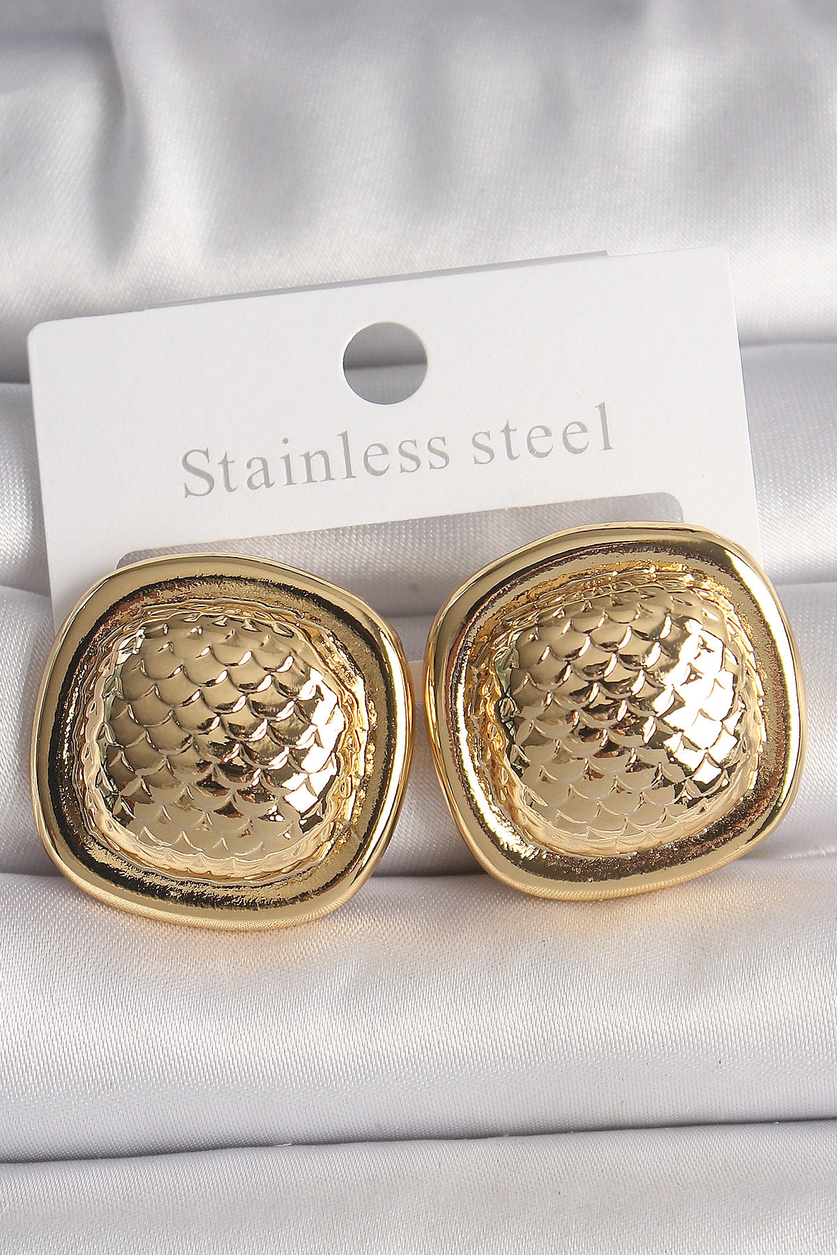 Pirinç Gold Renk İşlemeli Kare Model Kadın Küpe-0