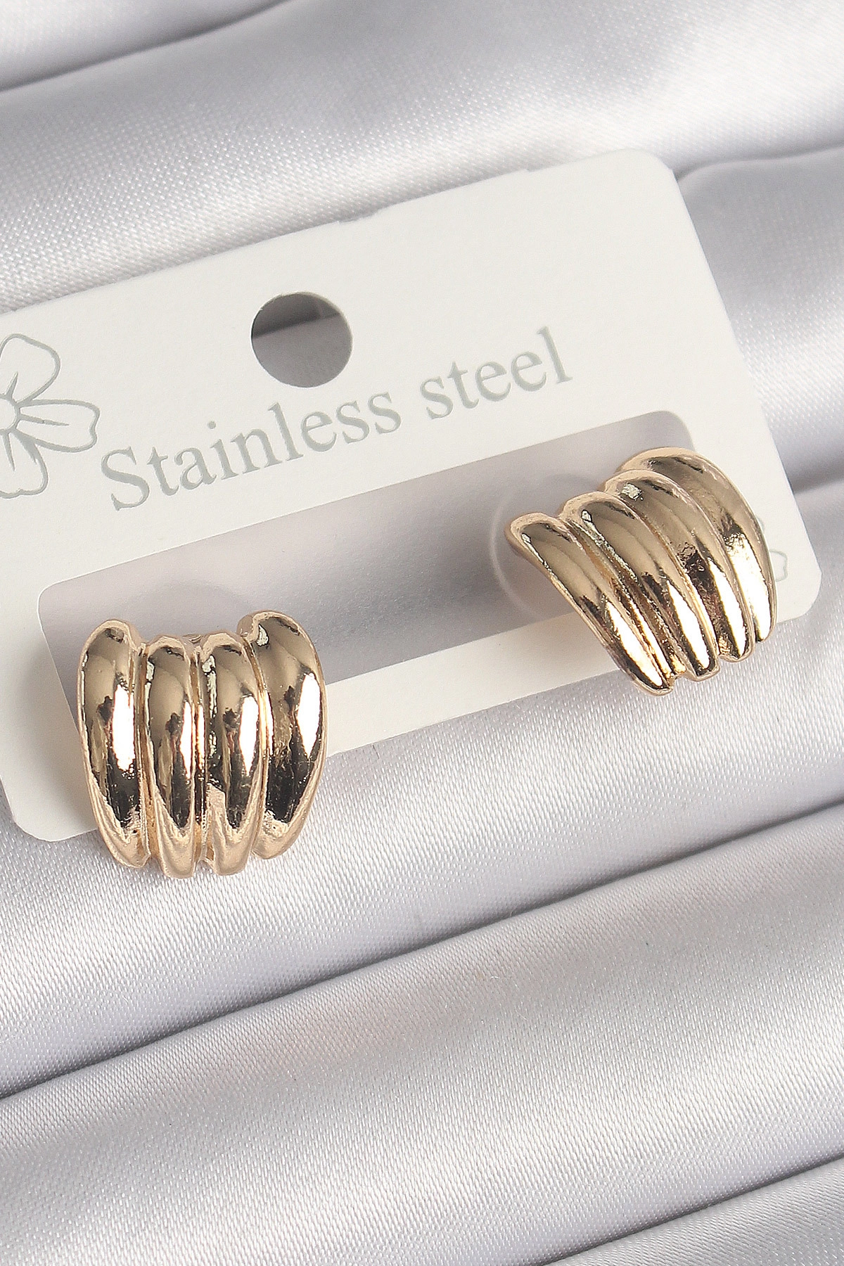 Pirinç Gold Renk İşlemeli Yarım Halka Model Kadın Küpe-0