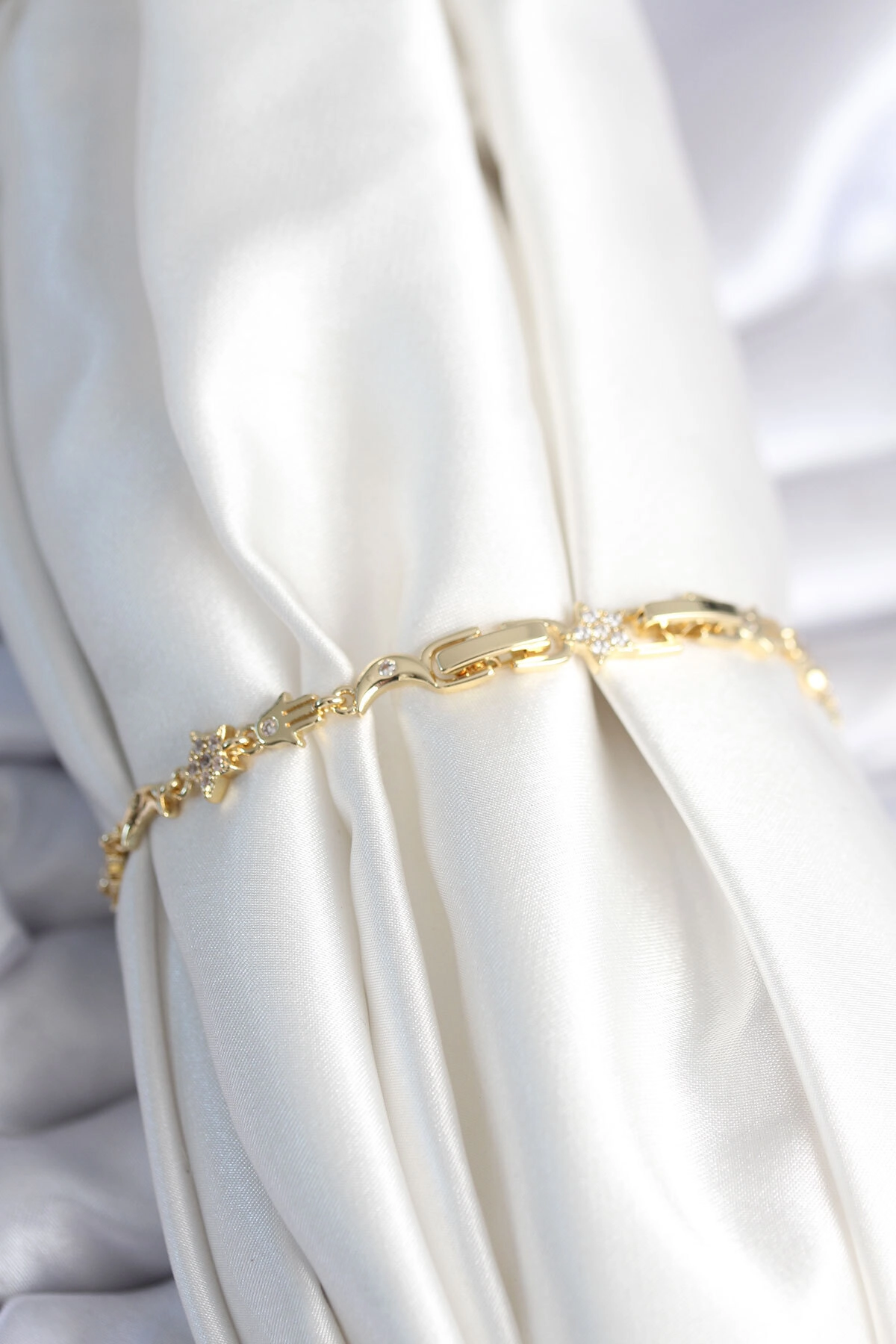 Pirinç Gold Renk Kadın Manifest Bileklik-1