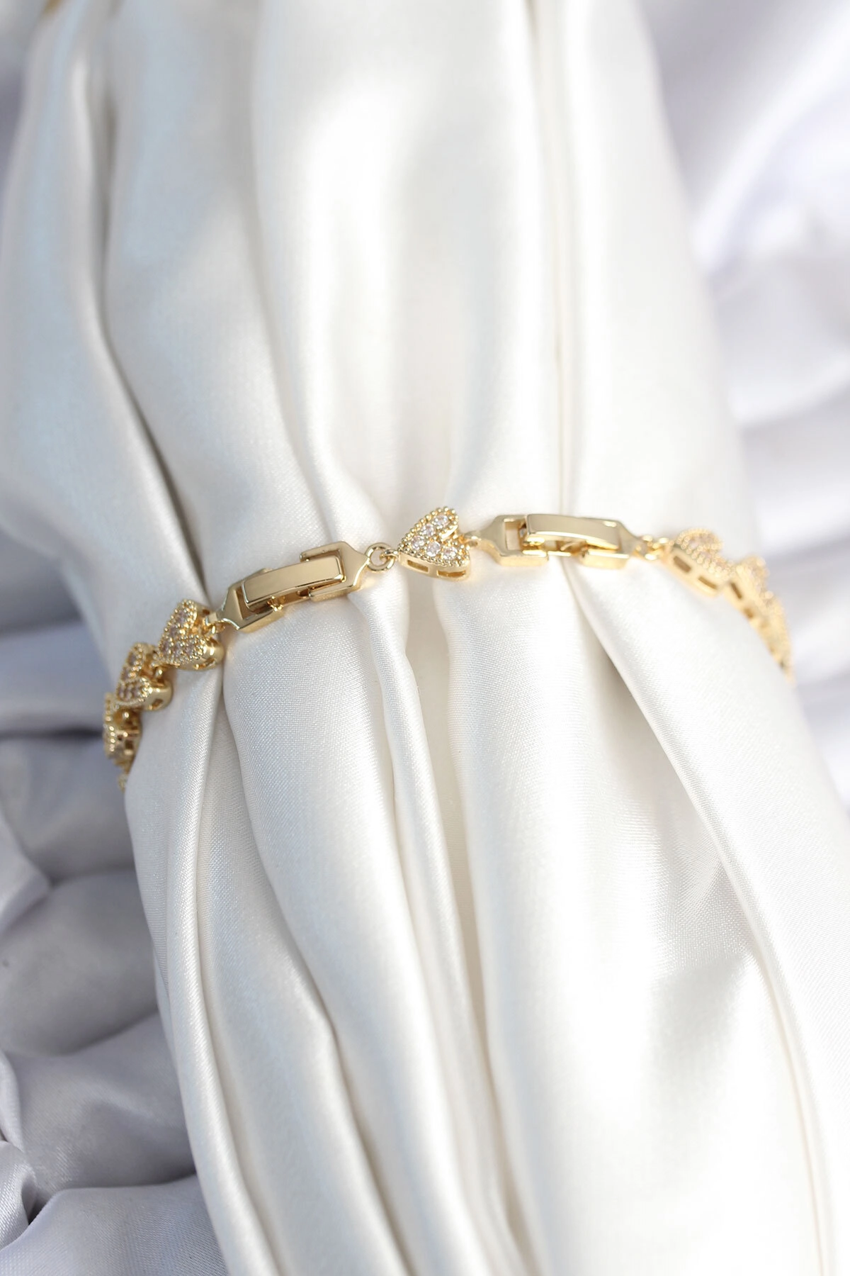 Pirinç Gold Renk Kalp Model Kadın Bileklik-1