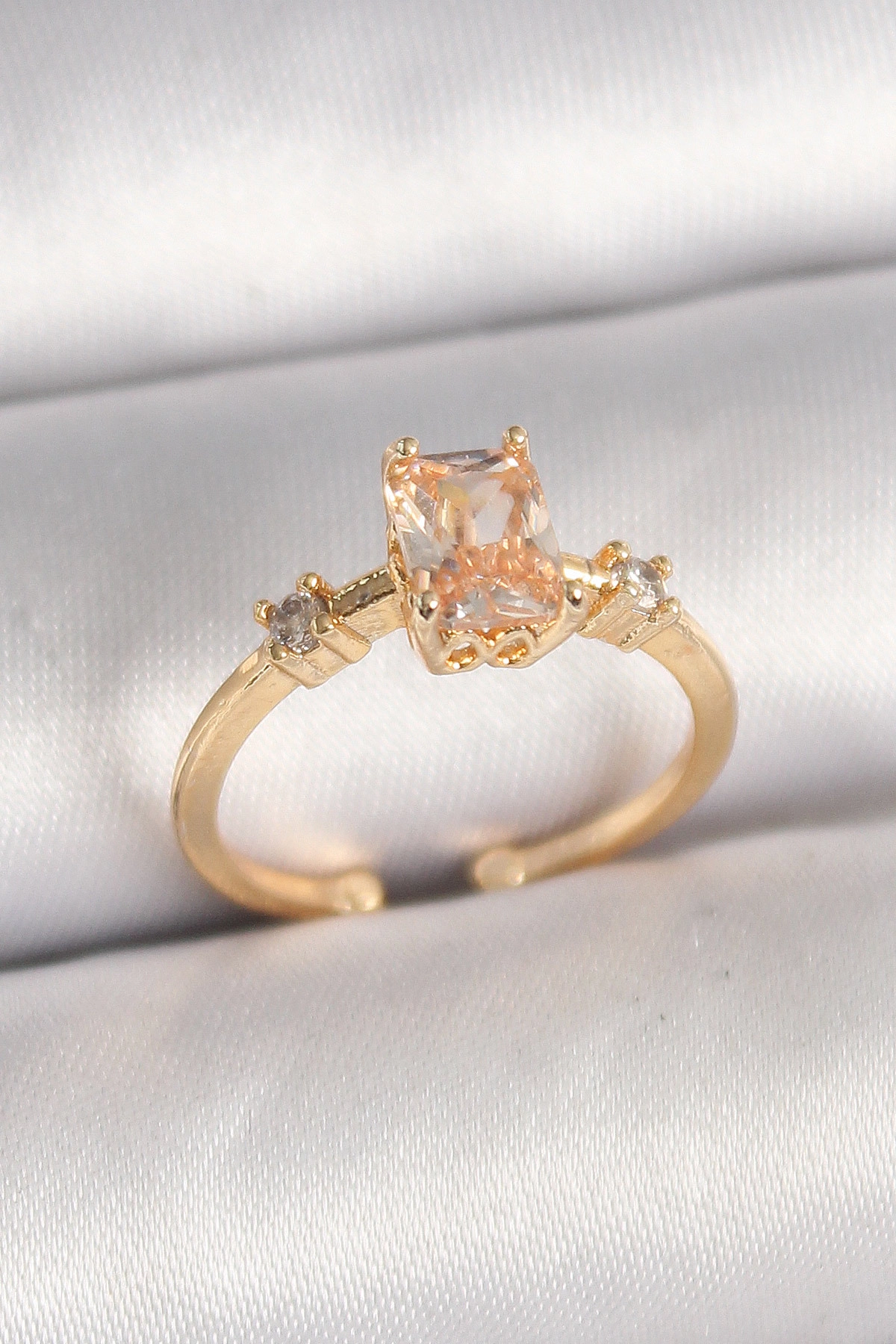 Pirinç Gold Renk Kare Zirkon Taş Model Kadın Yüzük-0